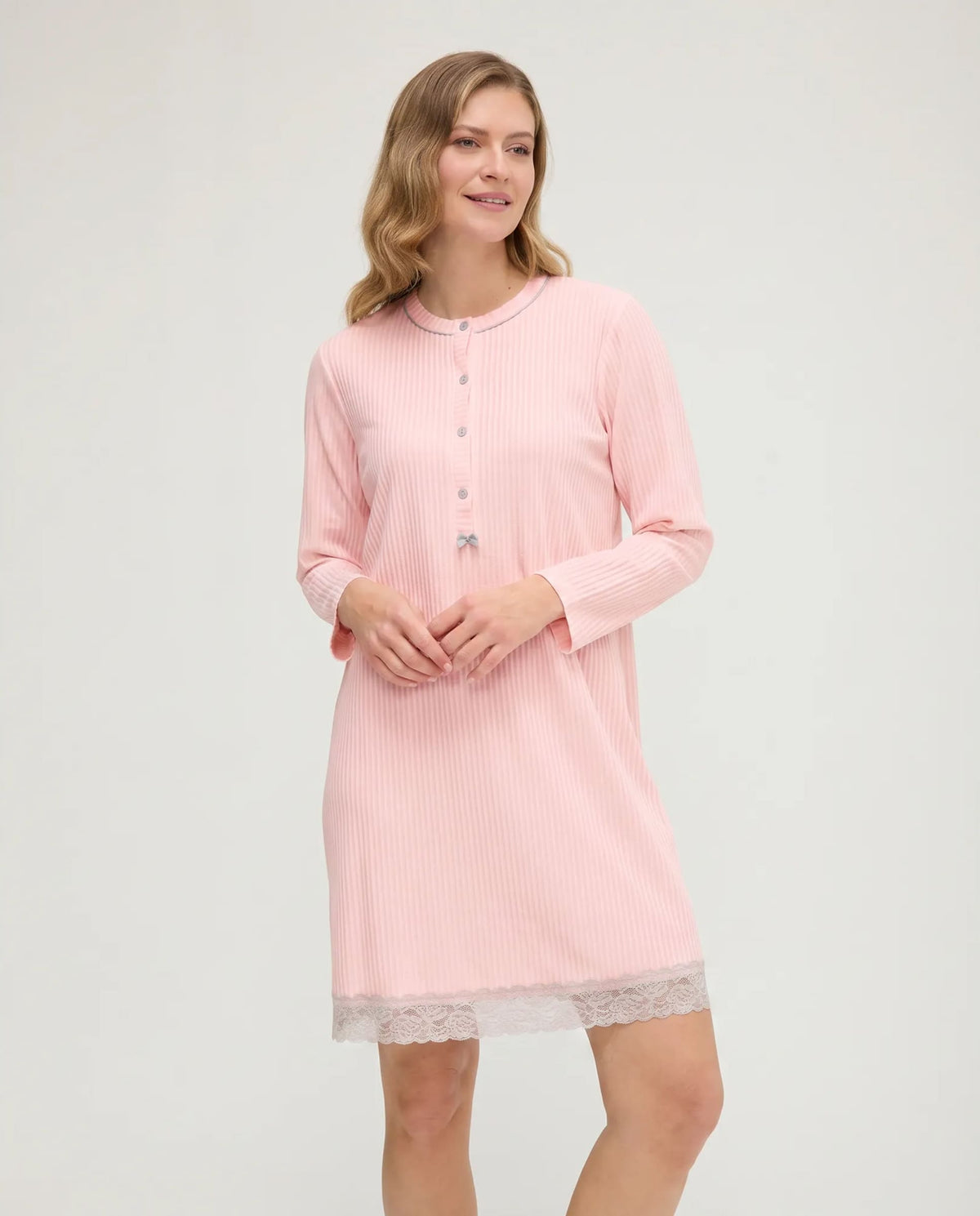 Camisón de invierno manga larga lencero marfil con puntilla