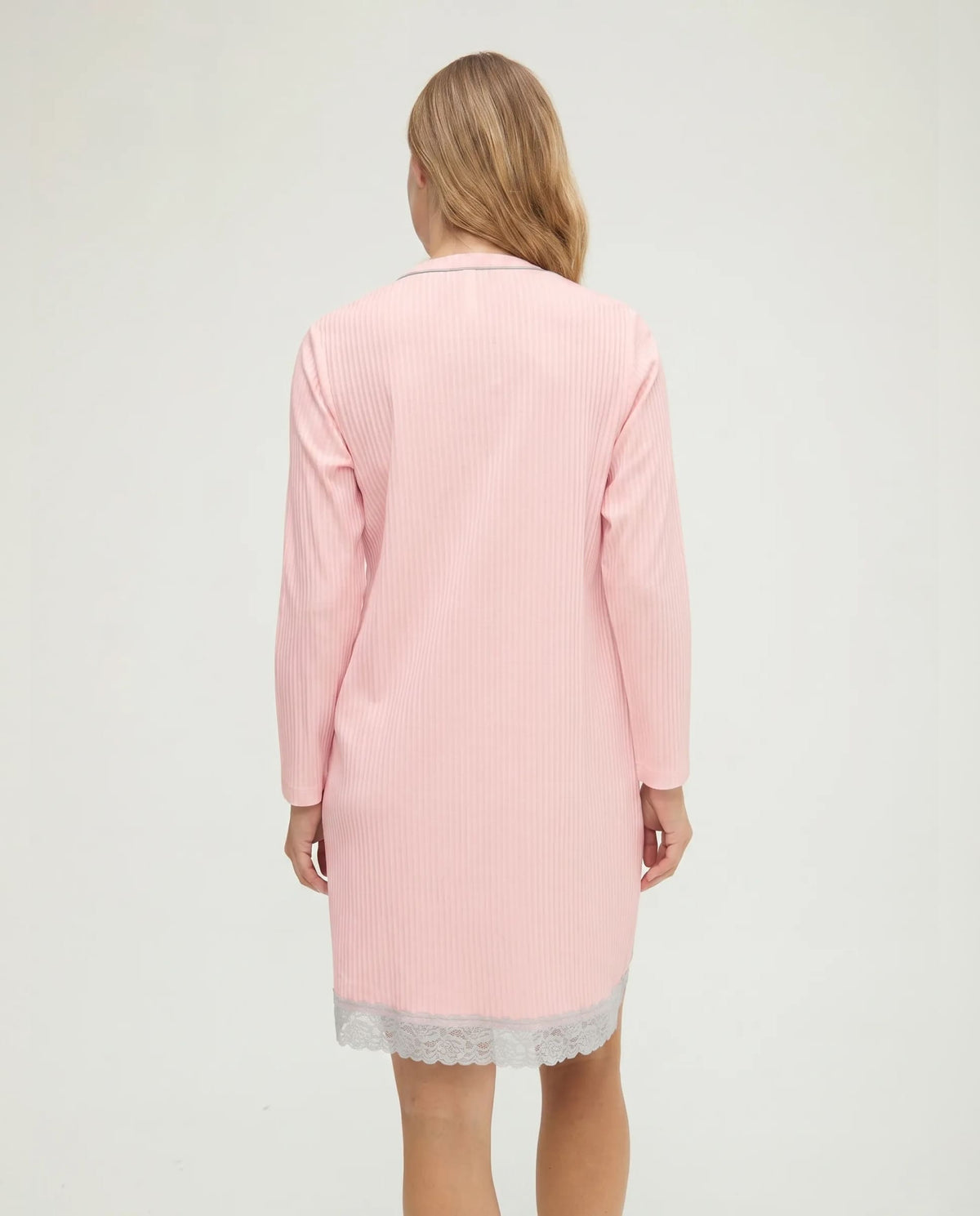 Camisón de invierno manga larga lencero marfil con puntilla
