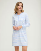 Camisón de invierno manga larga celeste cuello pico de rayas