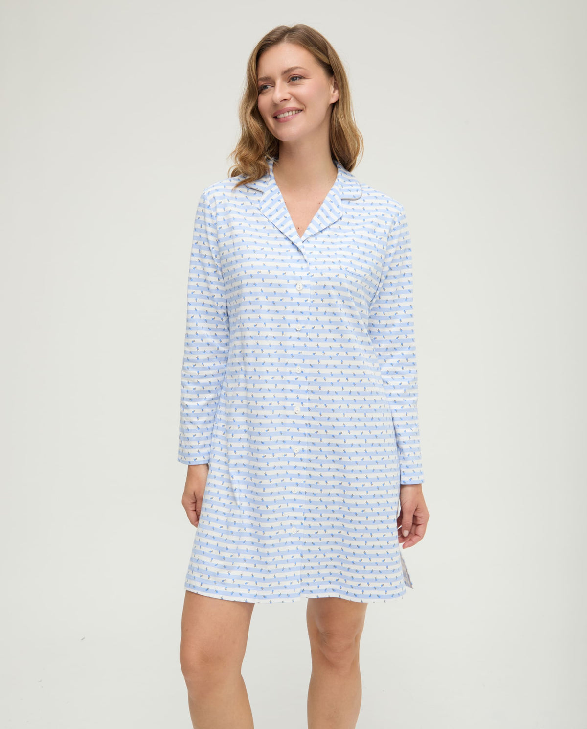 Camisón de invierno manga larga abierto celeste de rayas y flores