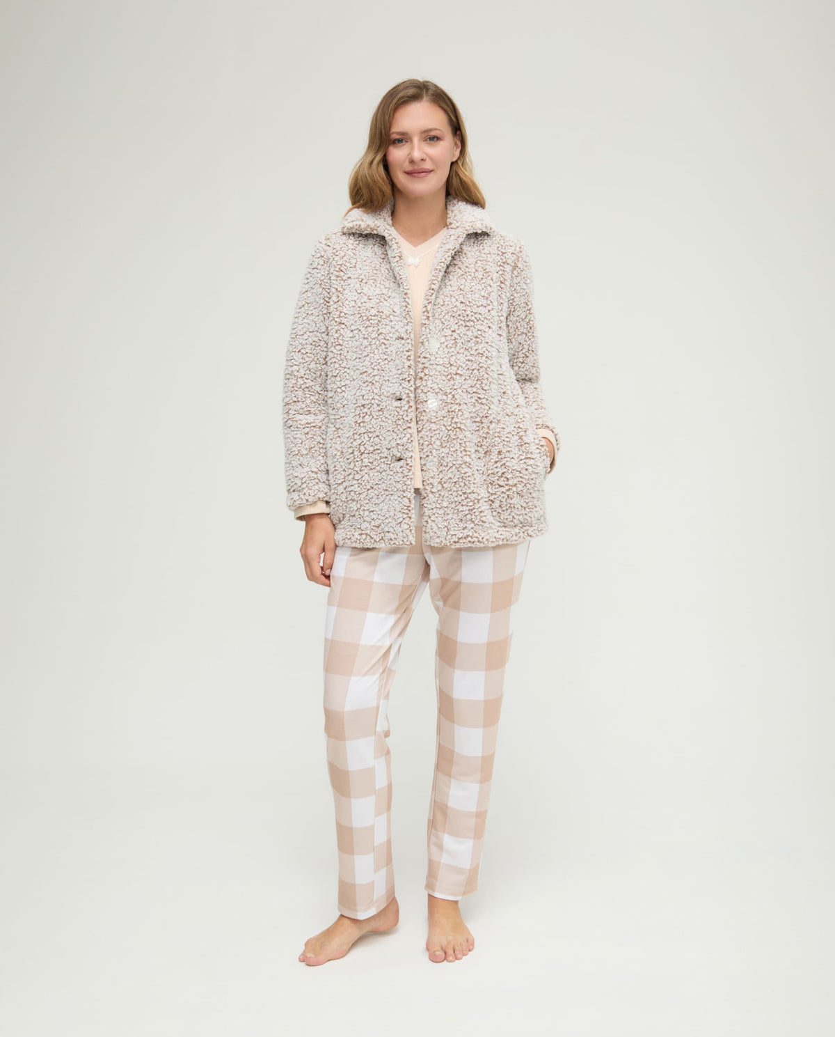 Conjunto pijama y bata de invierno canalé camel de cuadros