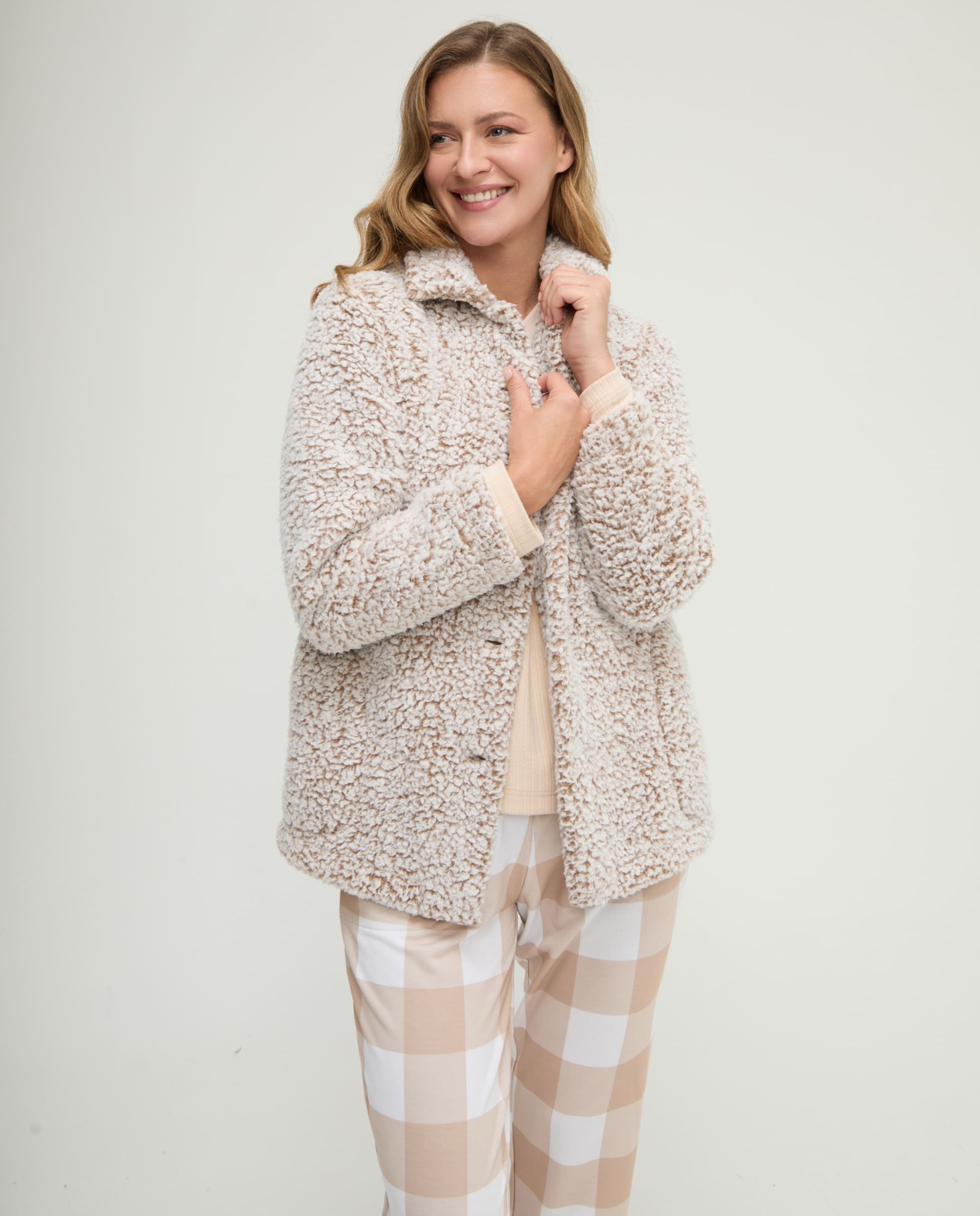 Conjunto pijama y bata de invierno canalé camel de cuadros