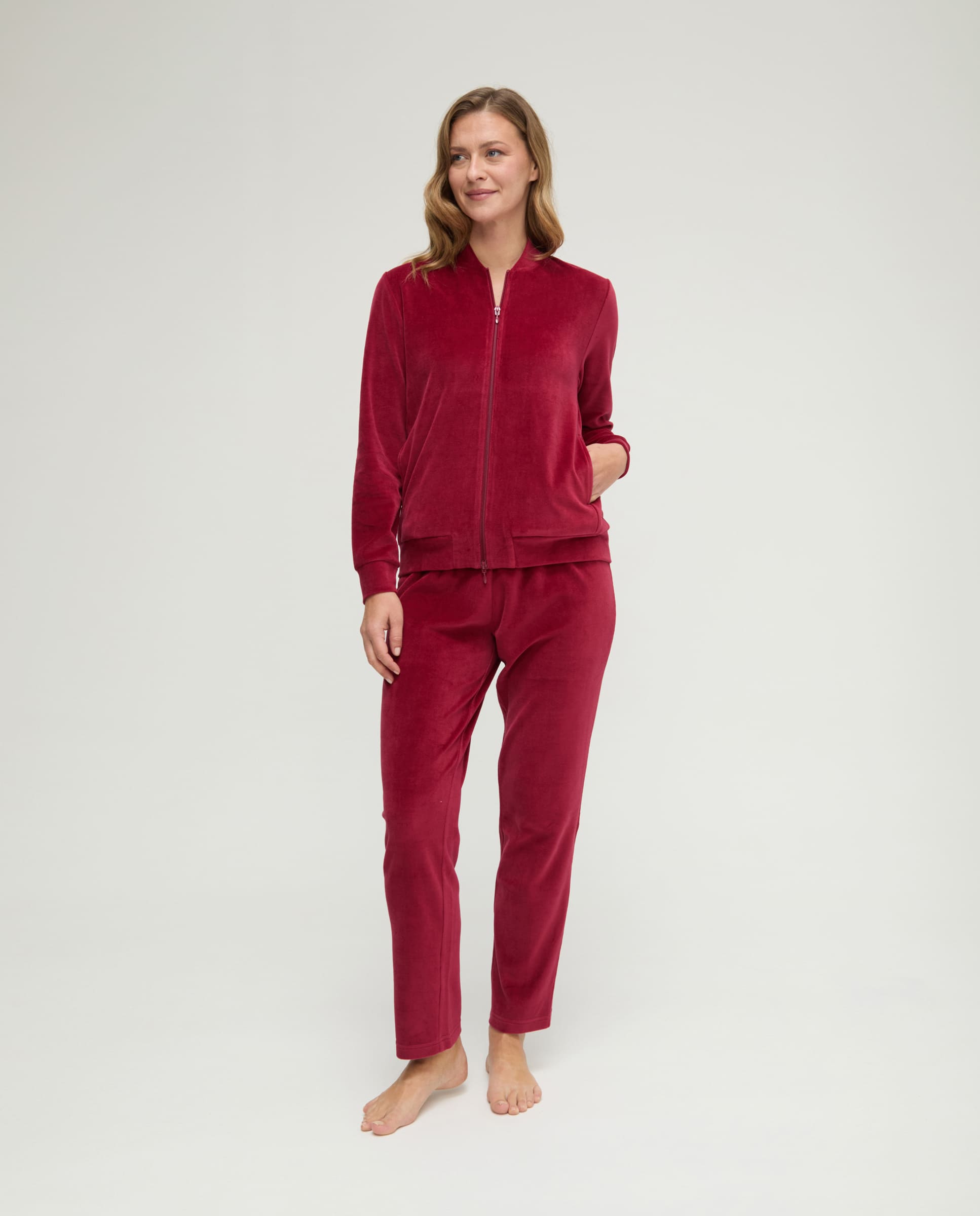 Pijama de invierno manga larga terciopelo burdeos con cremallera