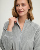 Pijama de invierno manga larga terciopelo gris con cremallera