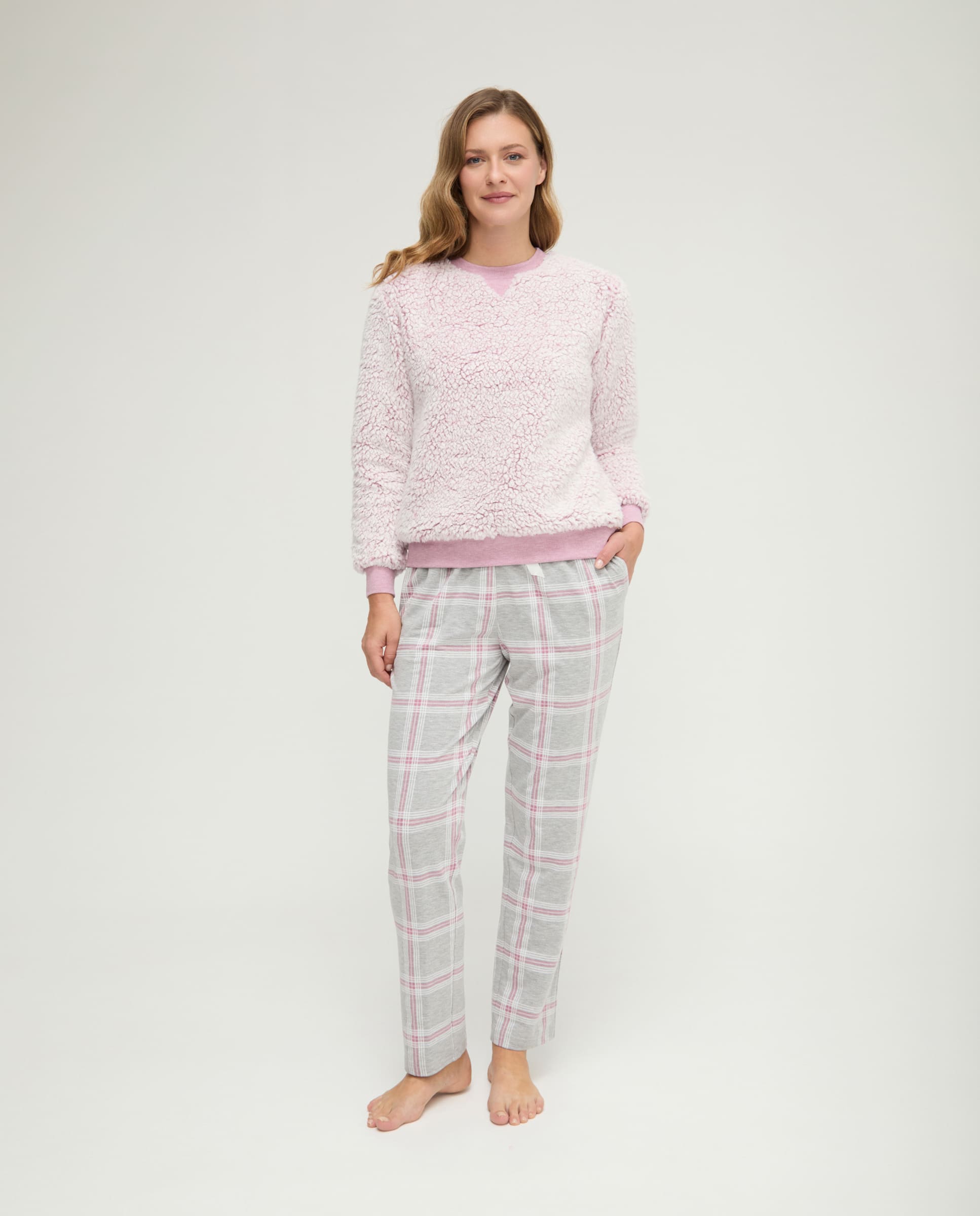 Pijama de invierno manga larga borreguillo malva de cuadros