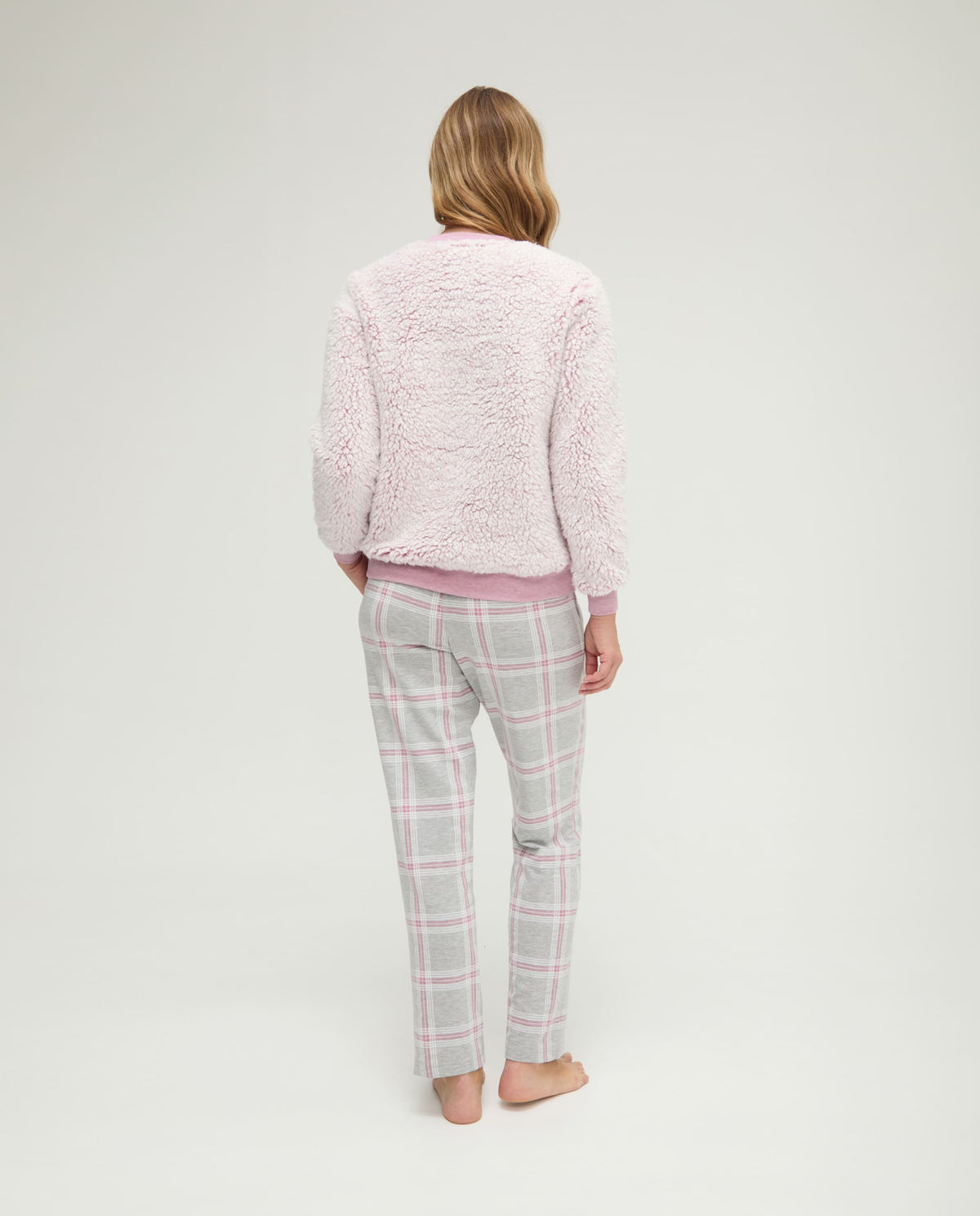 Pijama de invierno manga larga borreguillo malva de cuadros