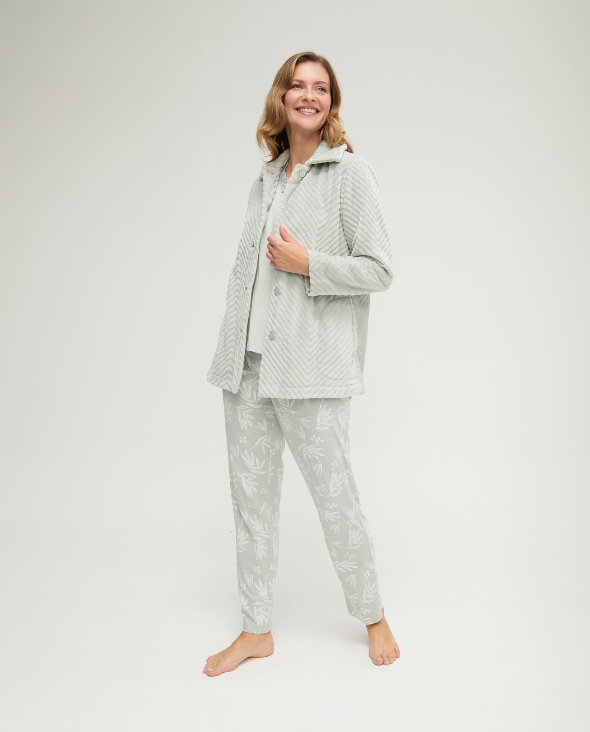 Conjunto pijama y bata de invierno jacquard verde de hojas