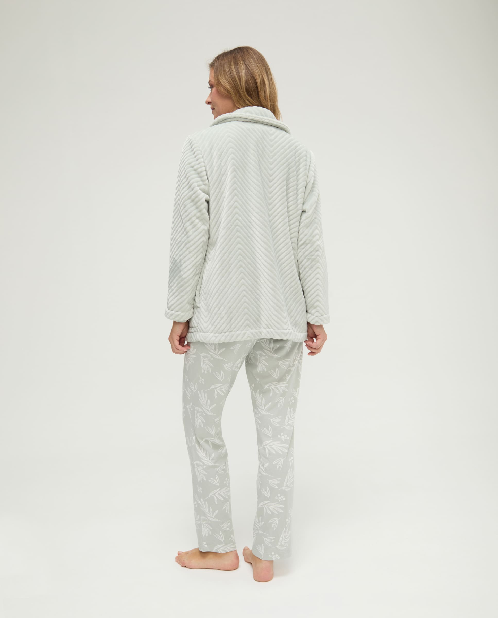 Conjunto pijama y bata de invierno jacquard verde de hojas