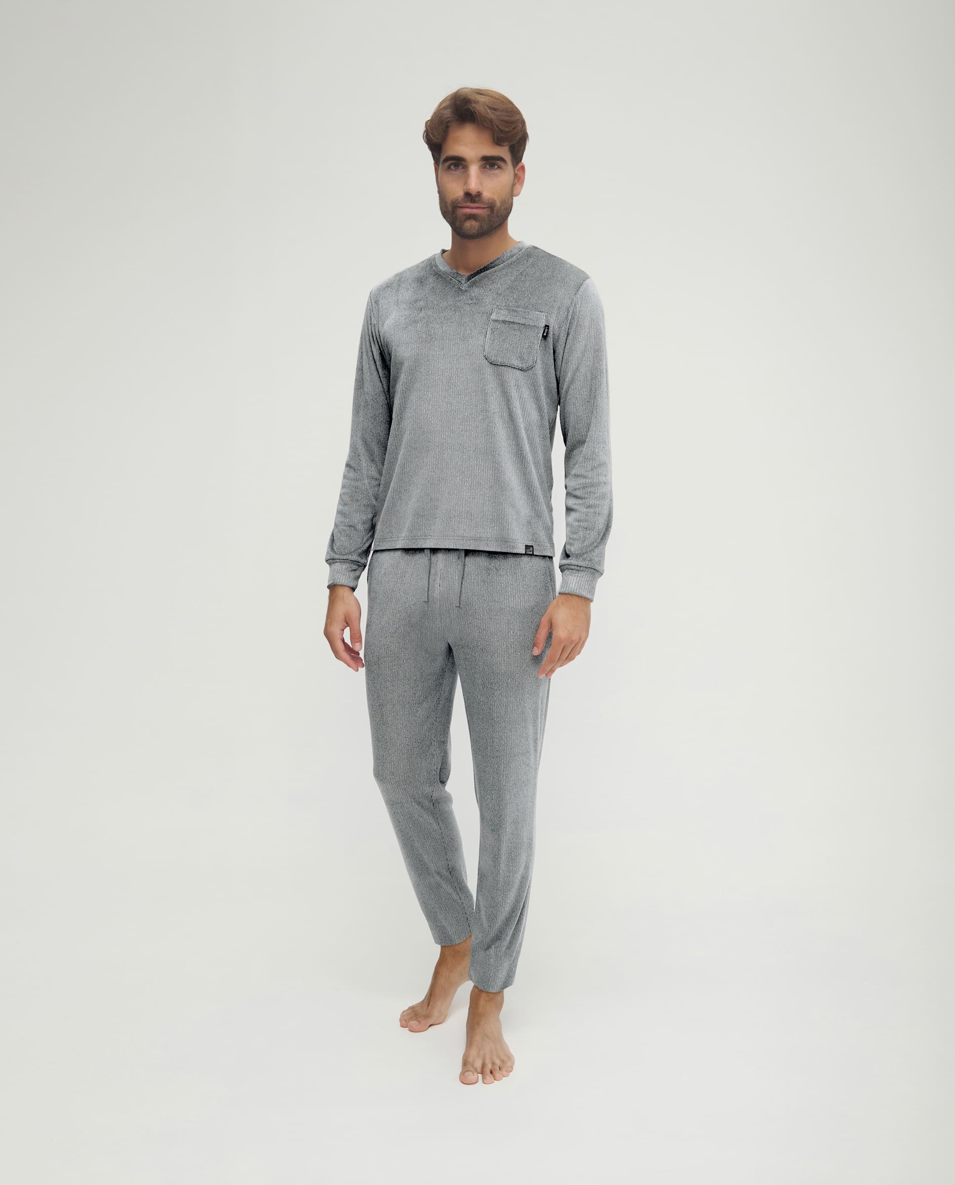 Pijama de hombre de invierno manga larga vigoré gris cuello pico