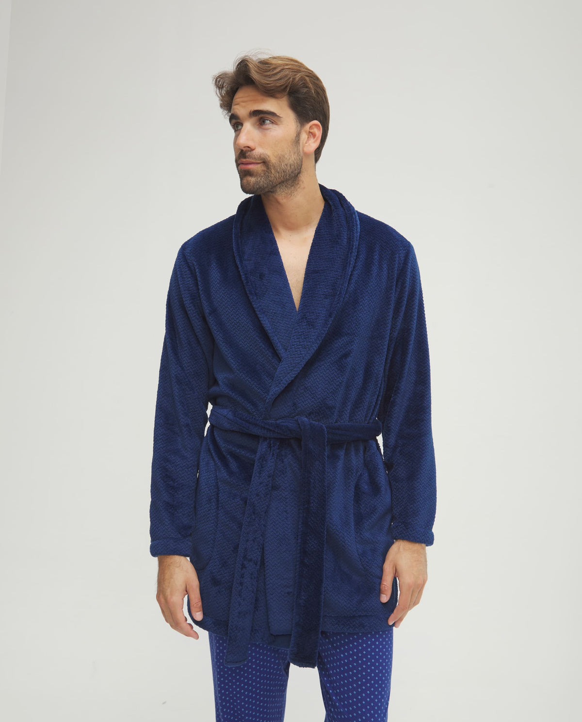 Bata corta de hombre de invierno jacquard azul con cinturón