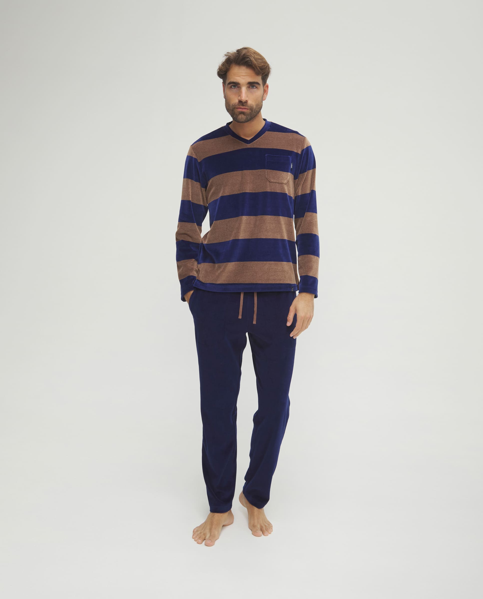 Pijama de hombre de invierno manga larga terciopelo marrón de rayas