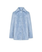 Bata corta de mujer en rizo azul acero estilo peluche de manga larga, con botones y bolsillos, ideal para invierno.