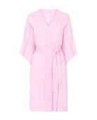 Bata corta de mujer jacquard viscosa 
rosa a topitos,  vivo en cuello, bolsillos laterales, cinturón y manga francesa - Rosa