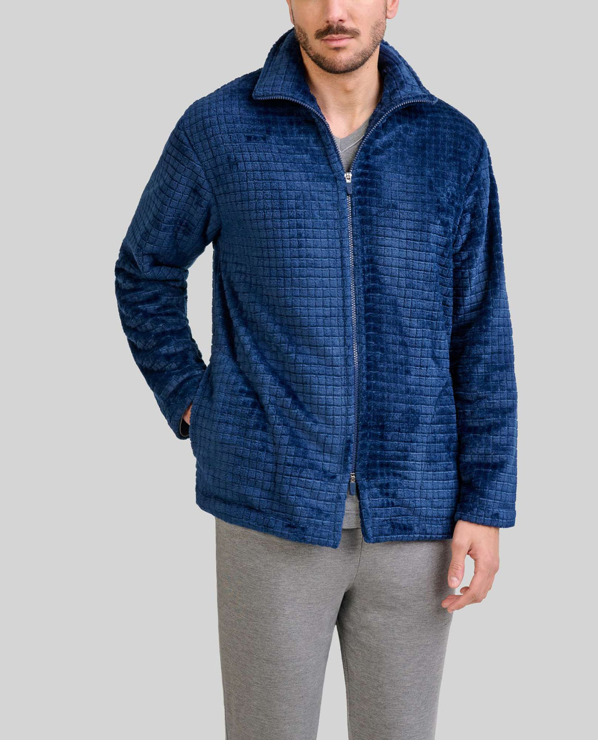 Hombre con bata corta jacquard marino de cremallera y bolsillos laterales