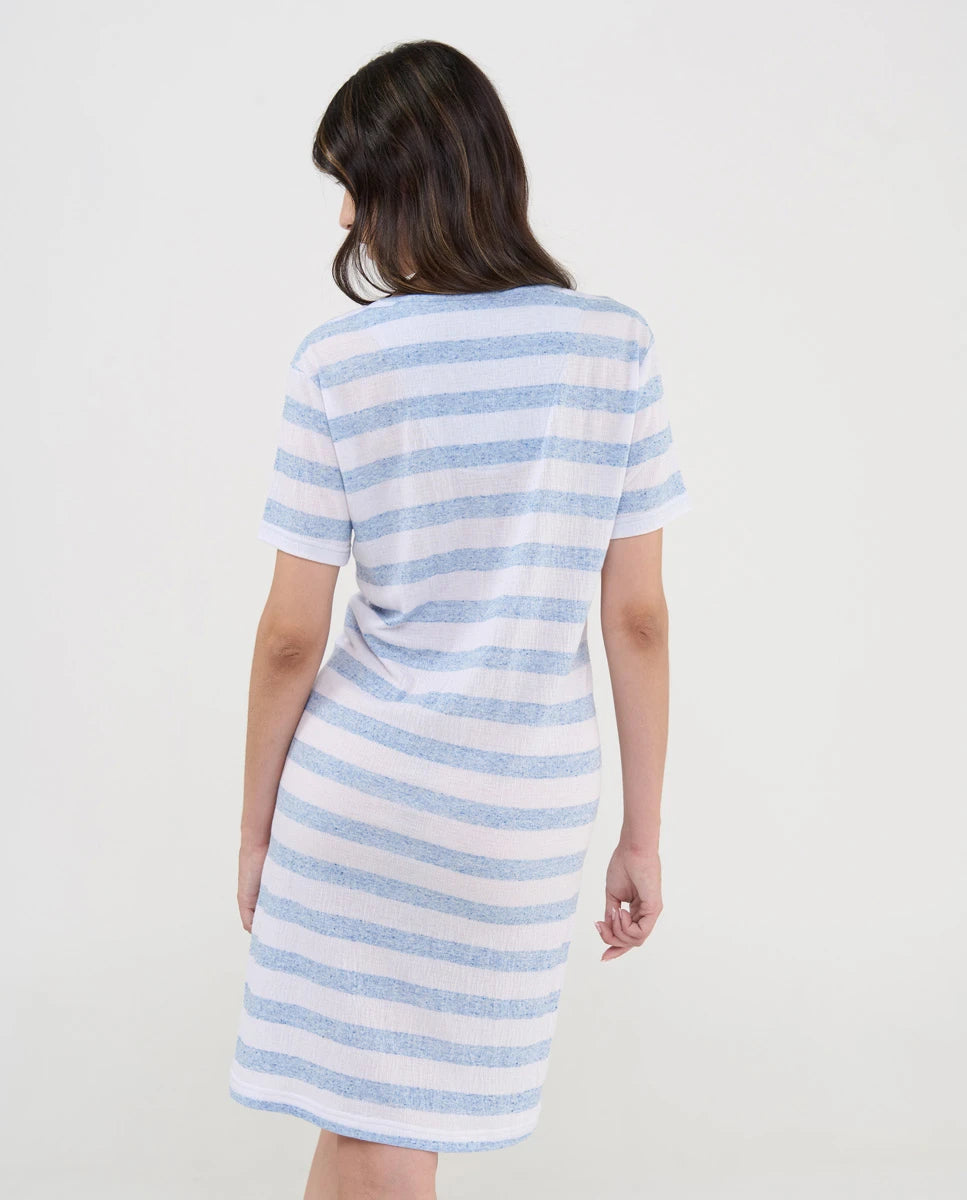 Vista espaldas camisón de verano fresco vigoré de rayas celeste