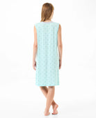 Camisón corto de mujer, estampado cactus, cuello con botones, sin mangas.