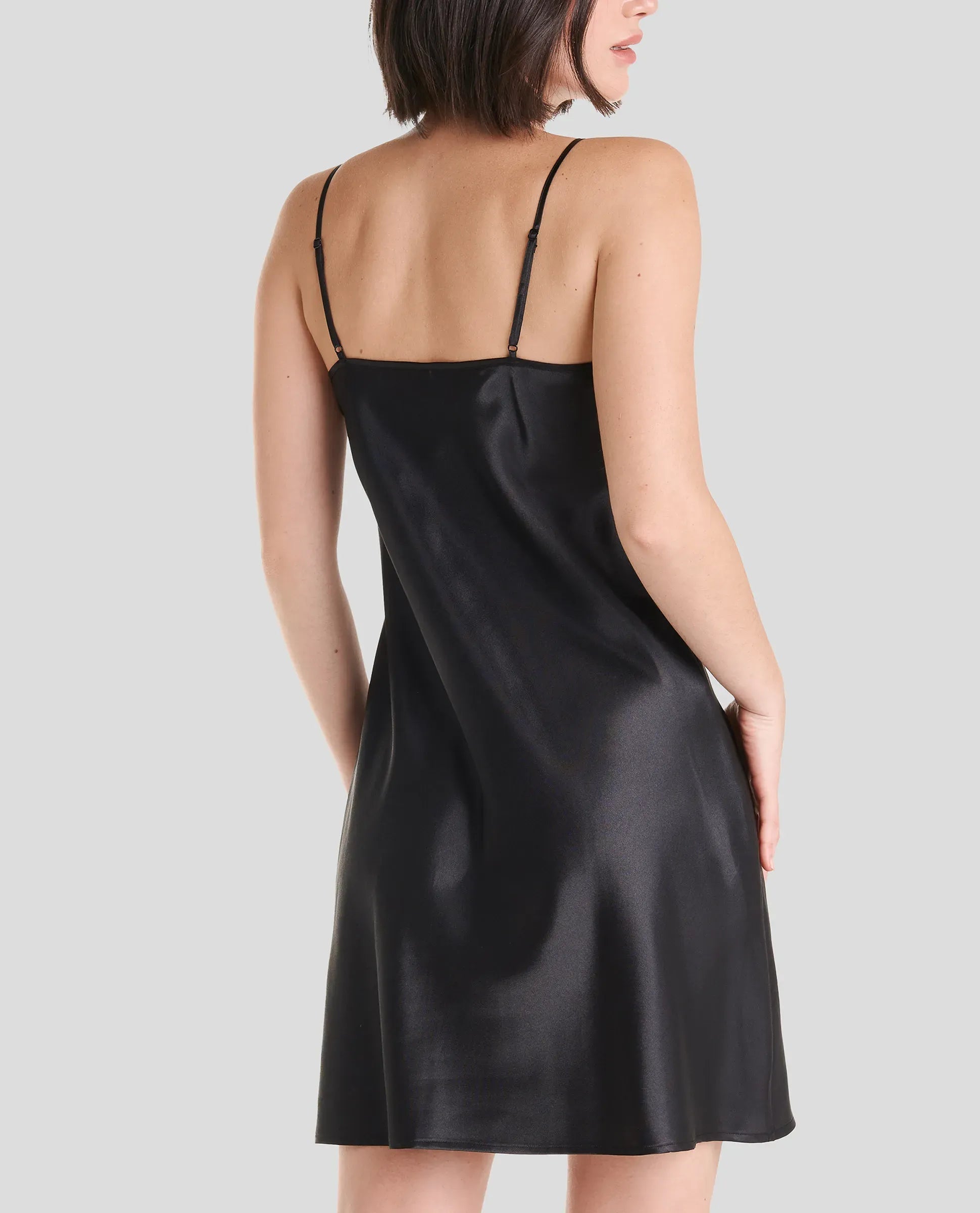 Camisón corto de raso tirantes — Negro