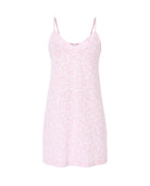 Camisón corto punto rosa con florecitas cuello pico con vivo y tirantes.