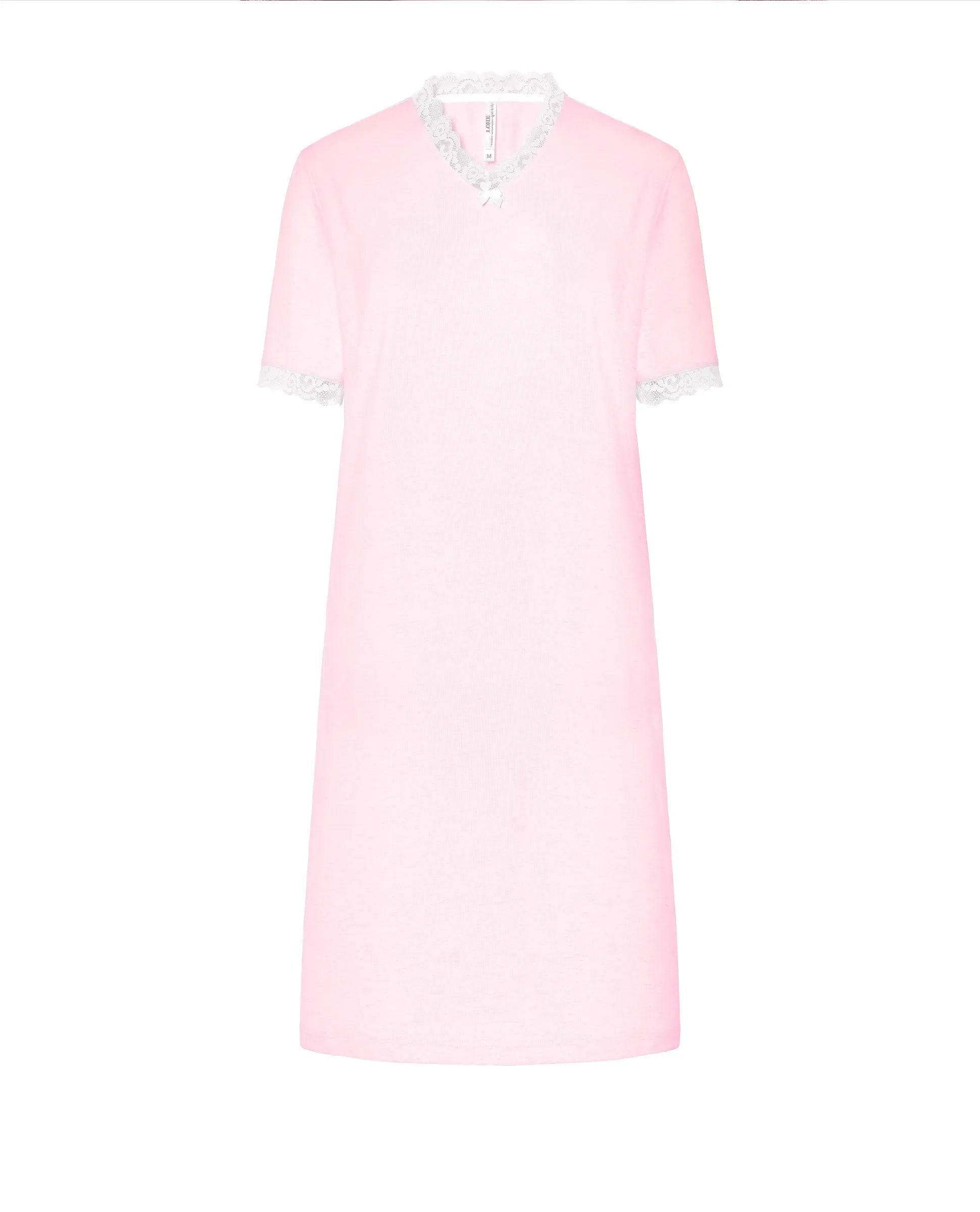 Camisón lencero celeste de invierno con encaje, escote en pico y clásica manga corta.