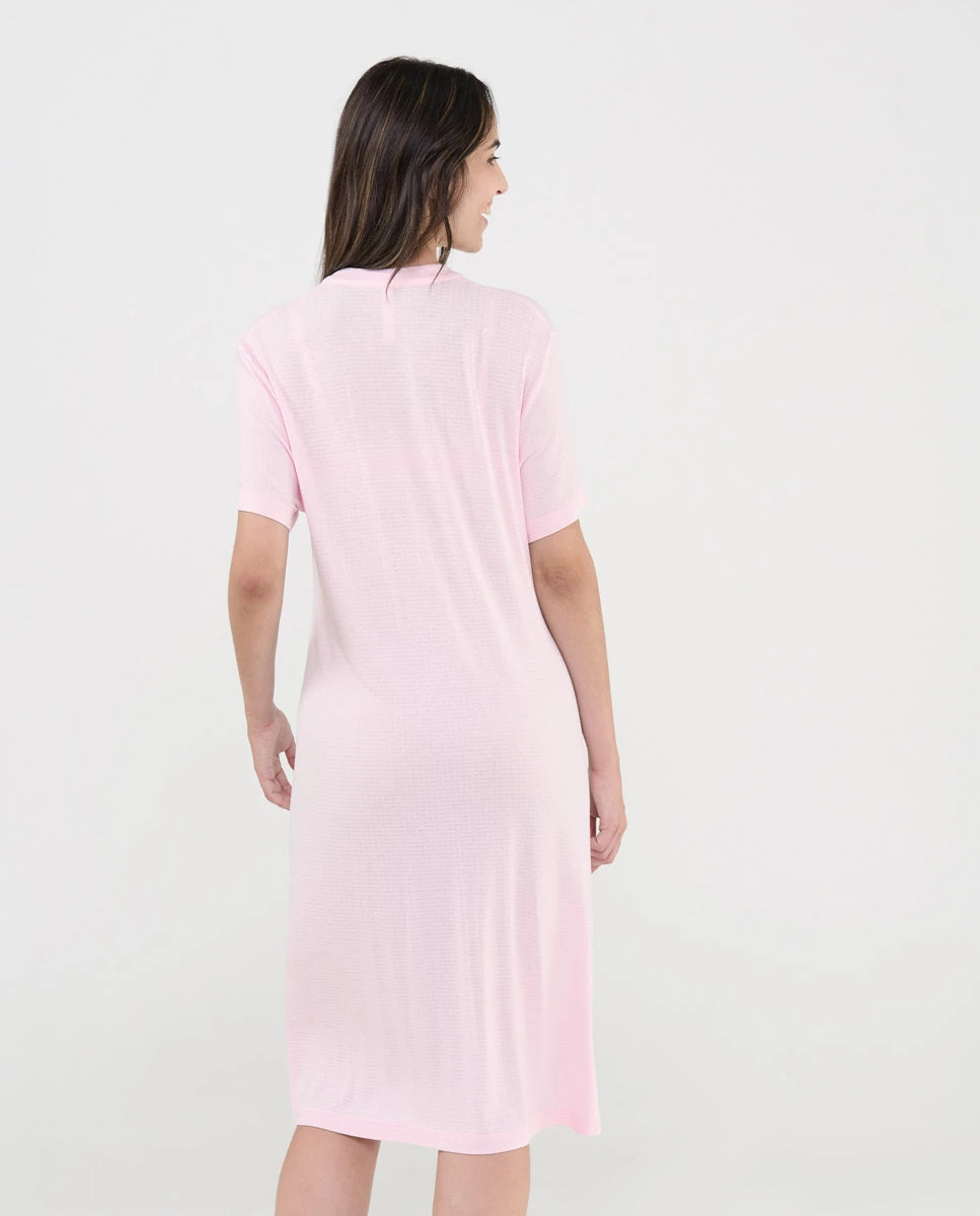 Camisón lencero de manga corta cuello botones entredós — Rosa