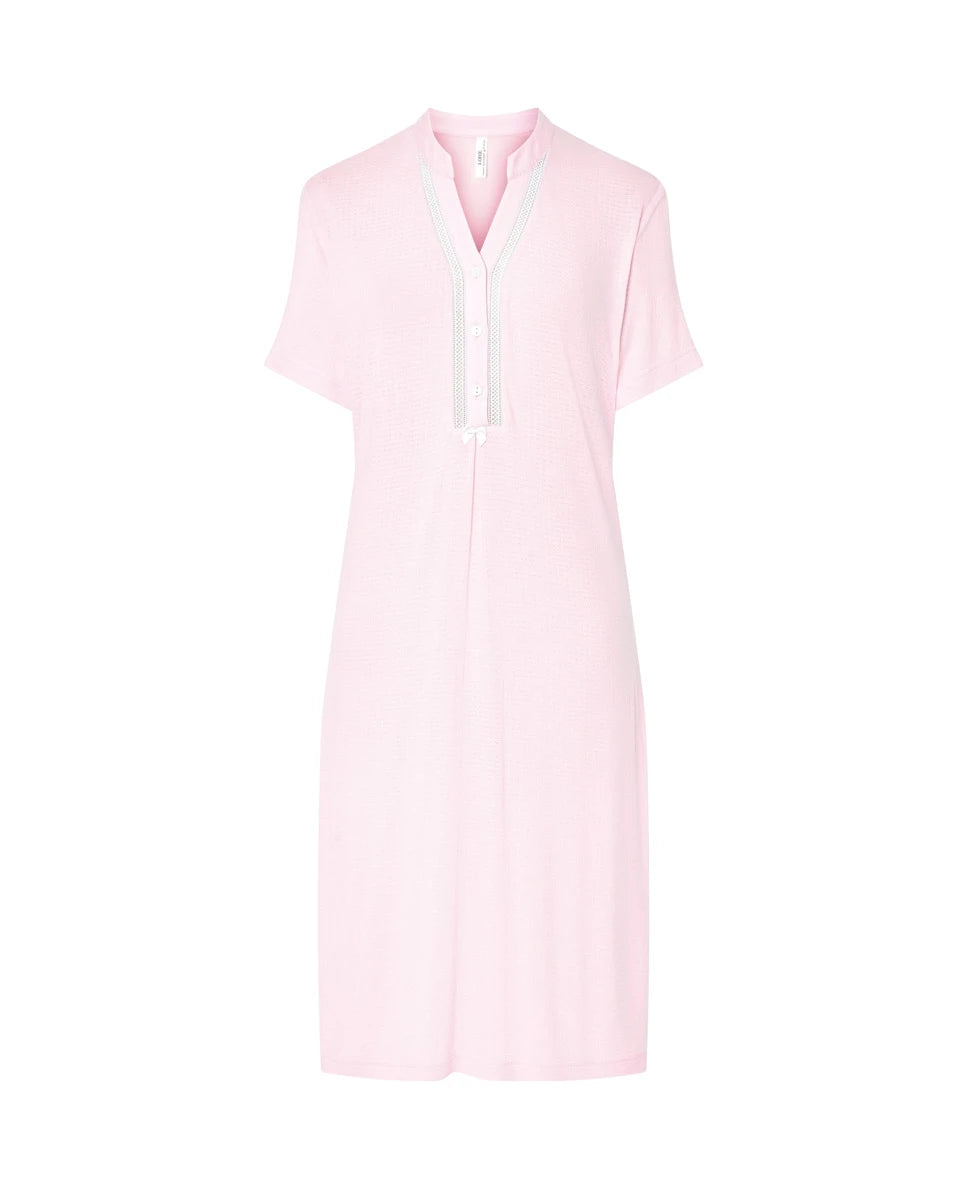 Camisón lencero de manga corta cuello botones entredós — Rosa