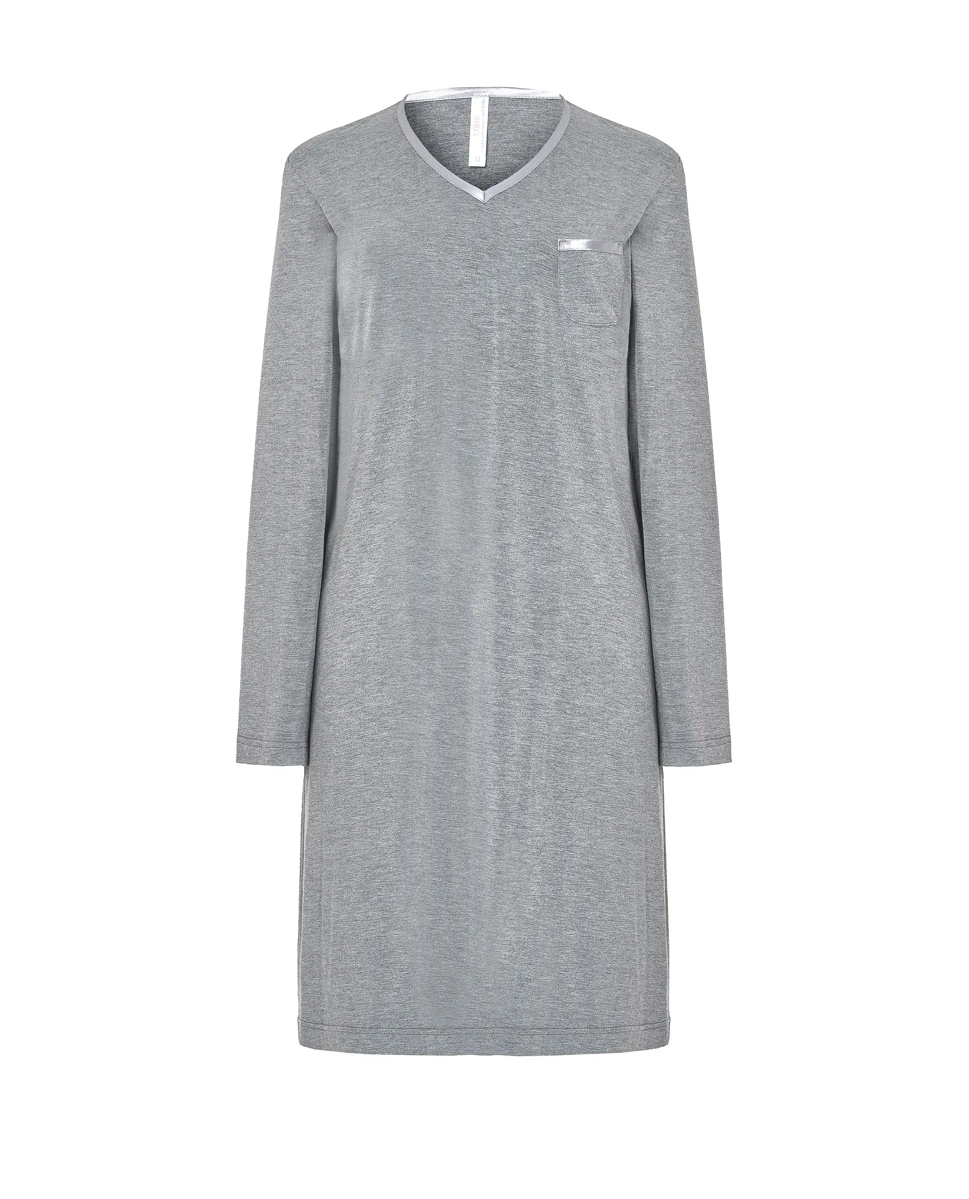 Detalle del cinturón de la bata de mujer de invierno en modal gris con detalles de raso