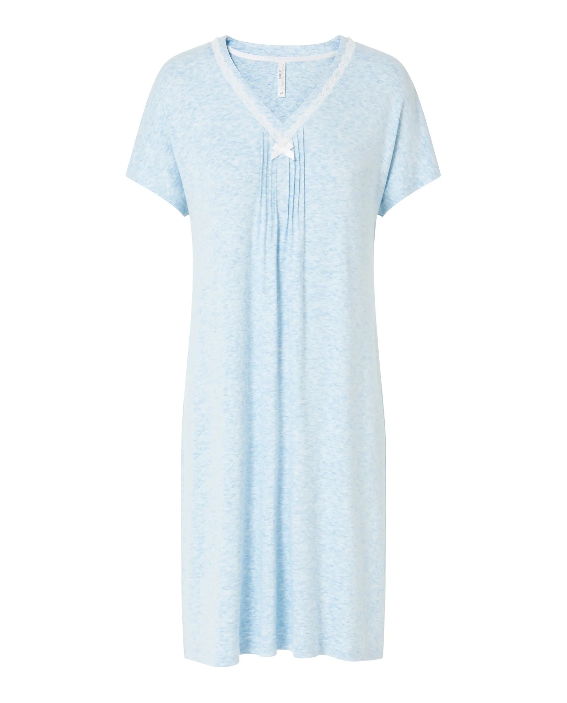Camisón corto de mujer, tejido punto celeste, cuello pico con puntilla y lacito, manga corta.