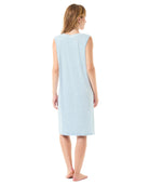 espalda del camisón sin mangas de verano celeste