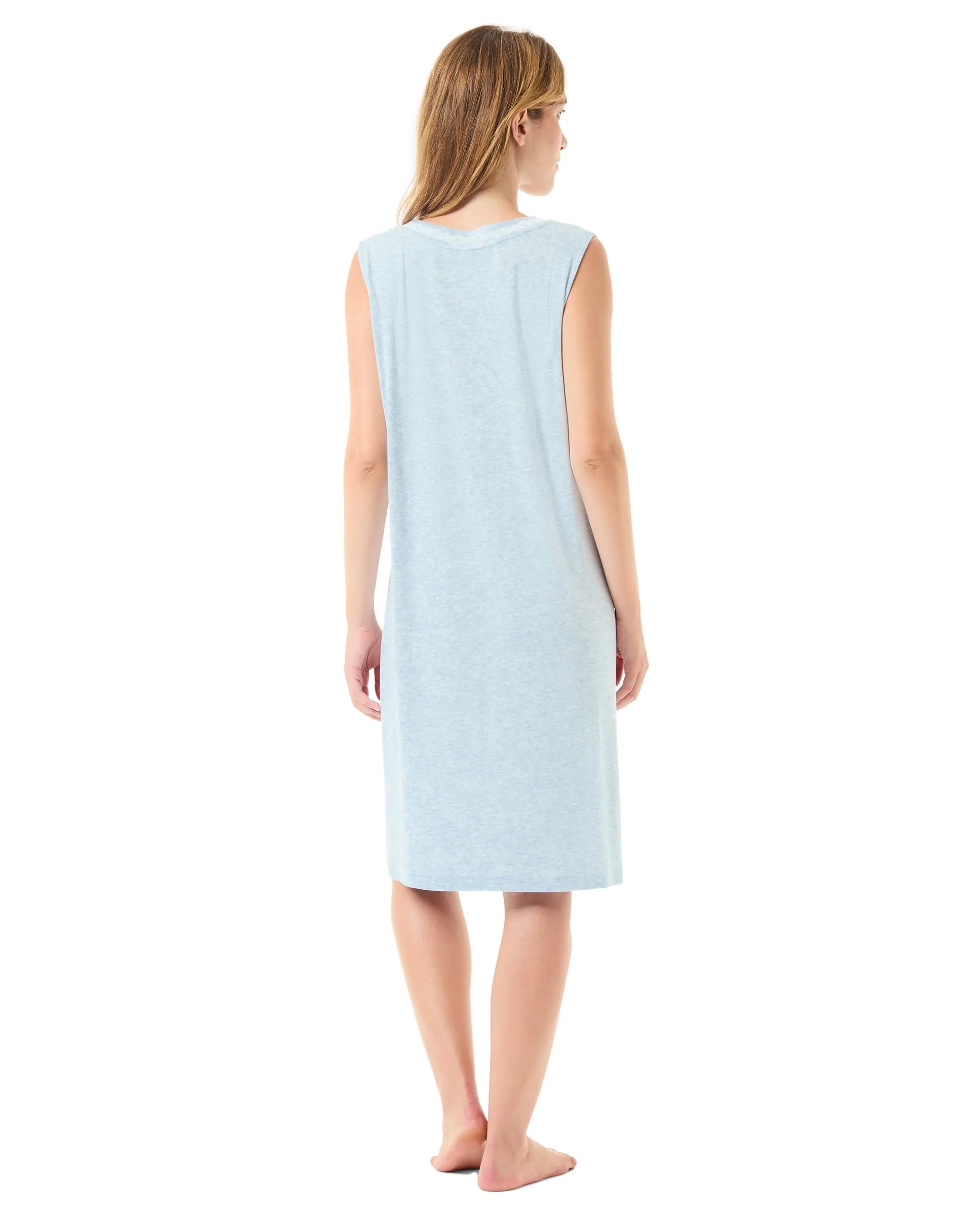 espalda del camisón sin mangas de verano celeste