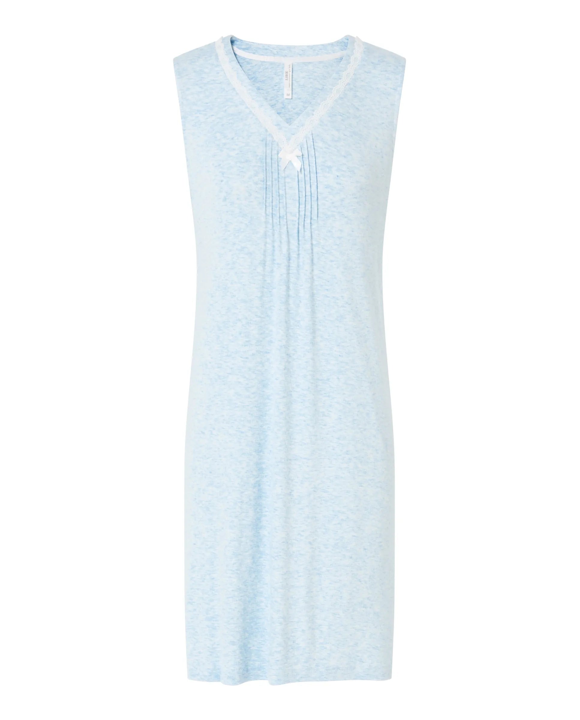 Camisón corto de mujer celeste, tejido punto, cuello pico con puntilla y lacito, sin mangas.