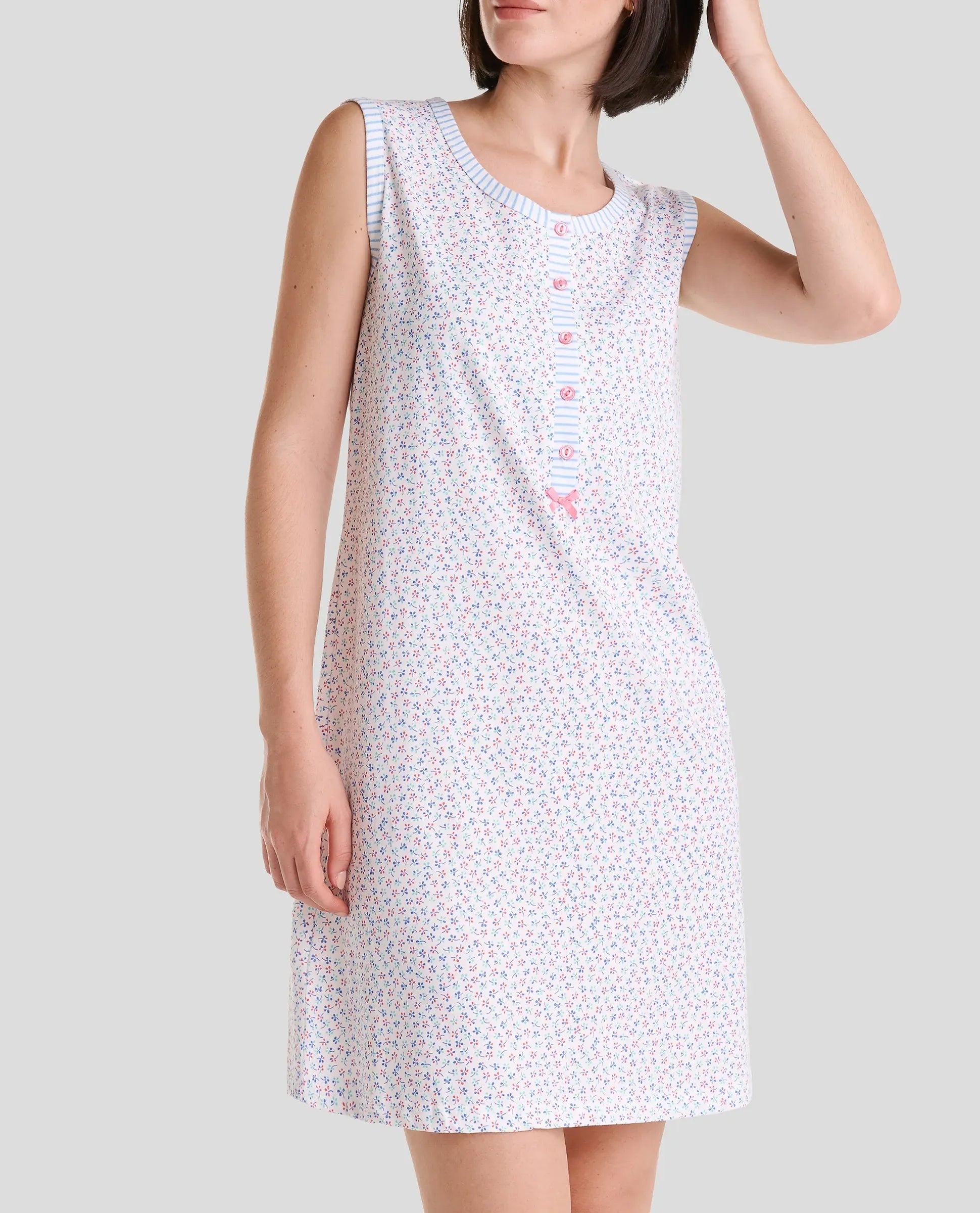 Camisón corto de mujer estampado de flores y sin mangas para un verano fresco y cómodo
