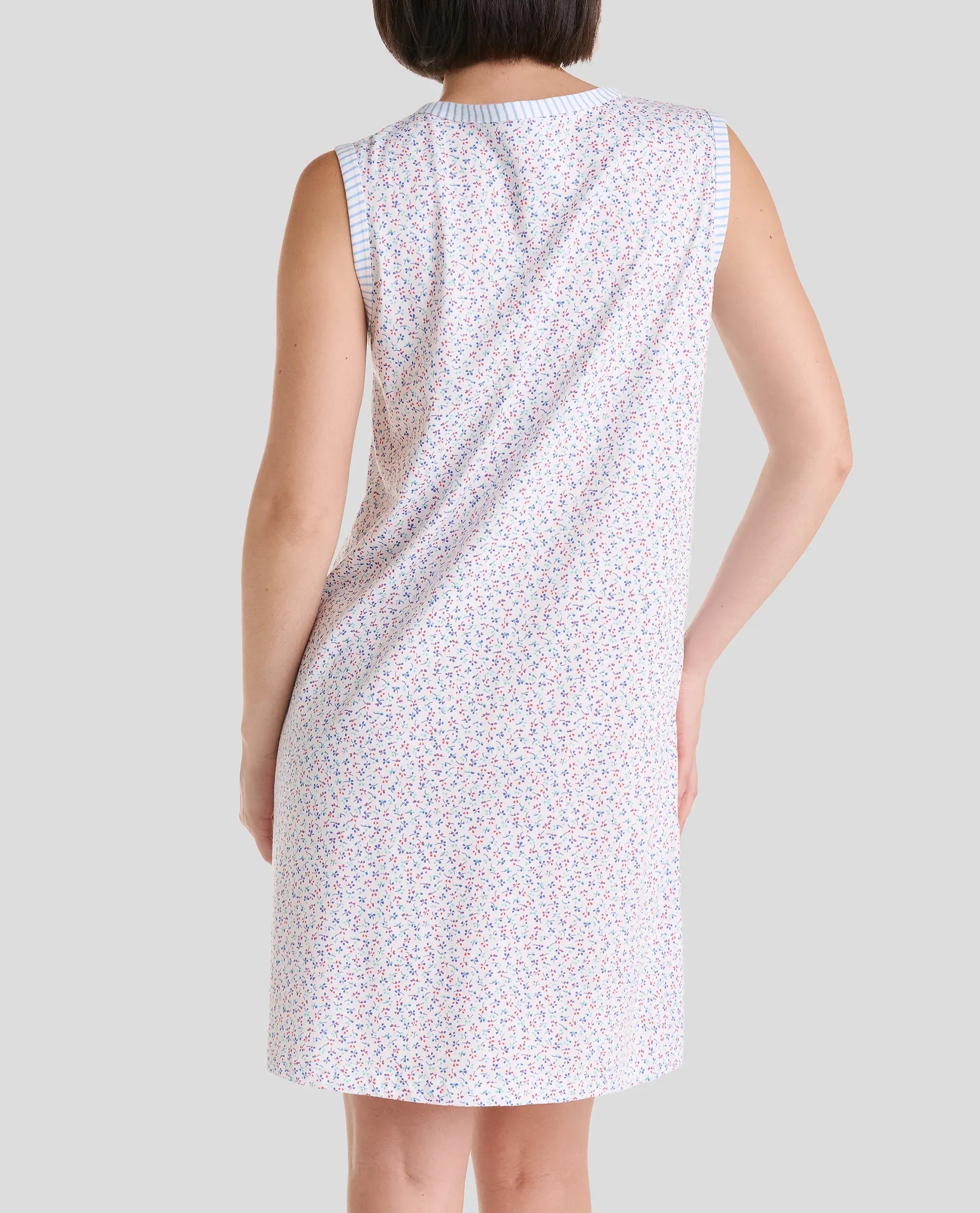 Espalda de camisón de verano de flores sin mangas estampado florecitas