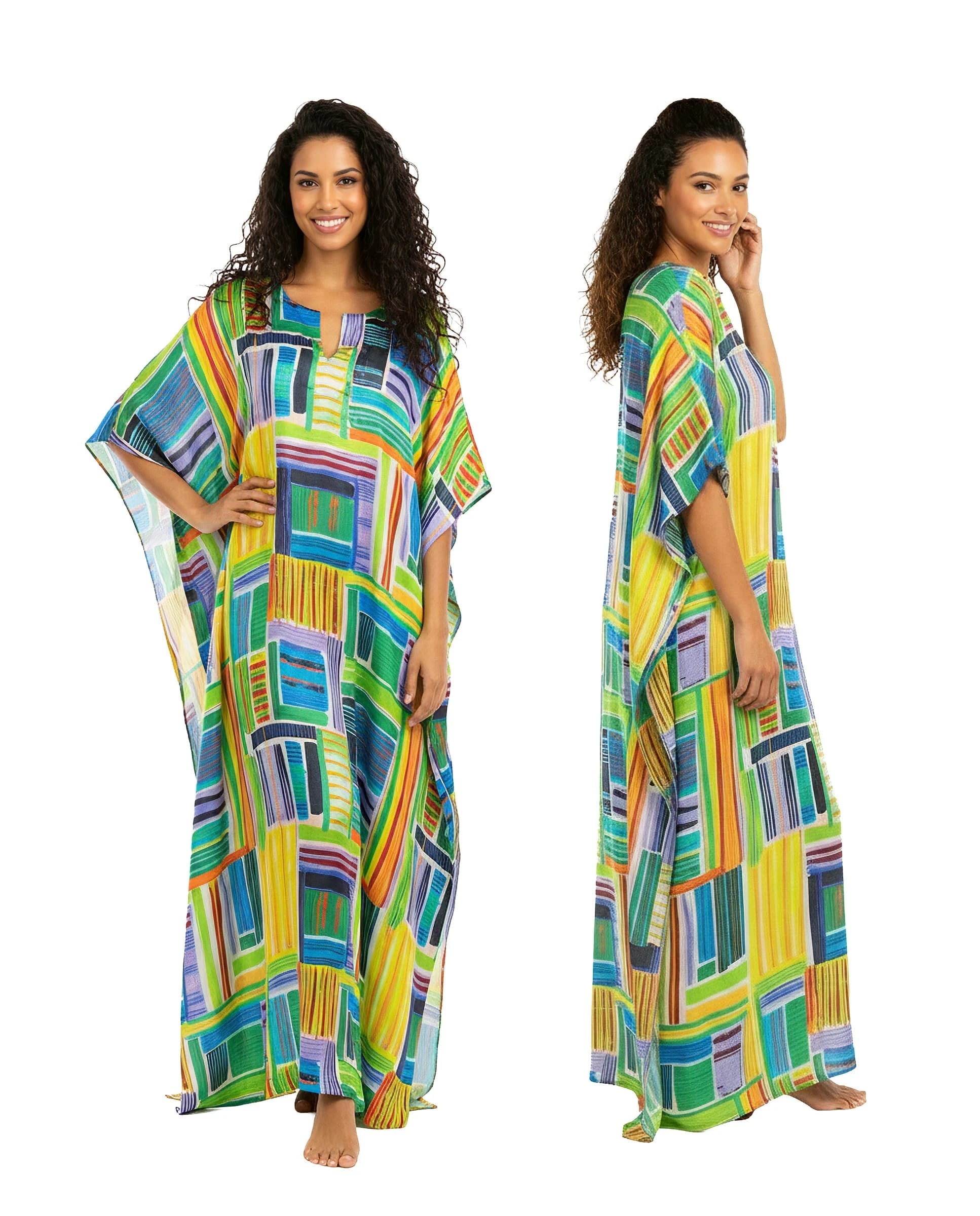 Mujer luce kaftan de seda natural multicolor