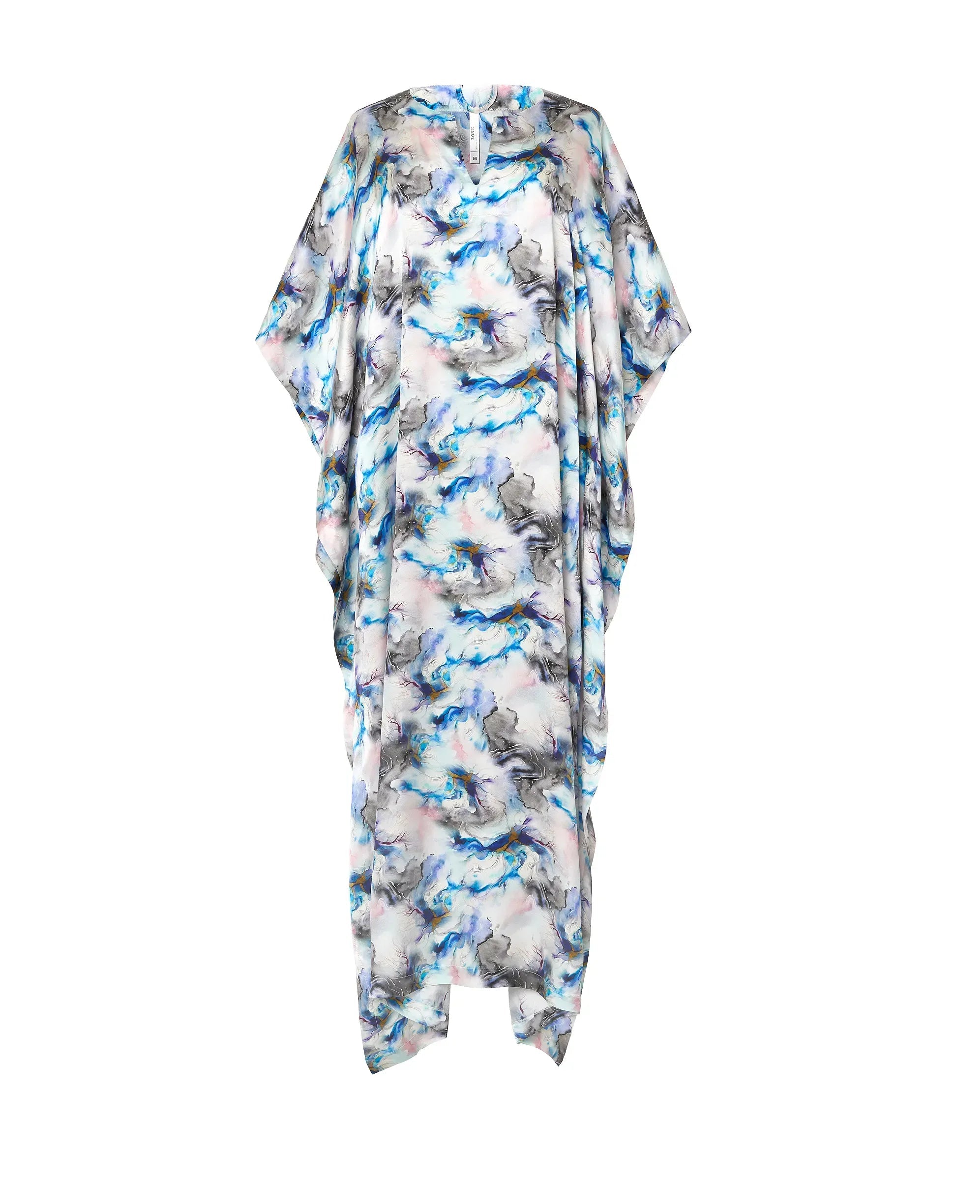 Kaftan de seda natural estampado con escote redondo y abertura central con manga mariposa al codo.
