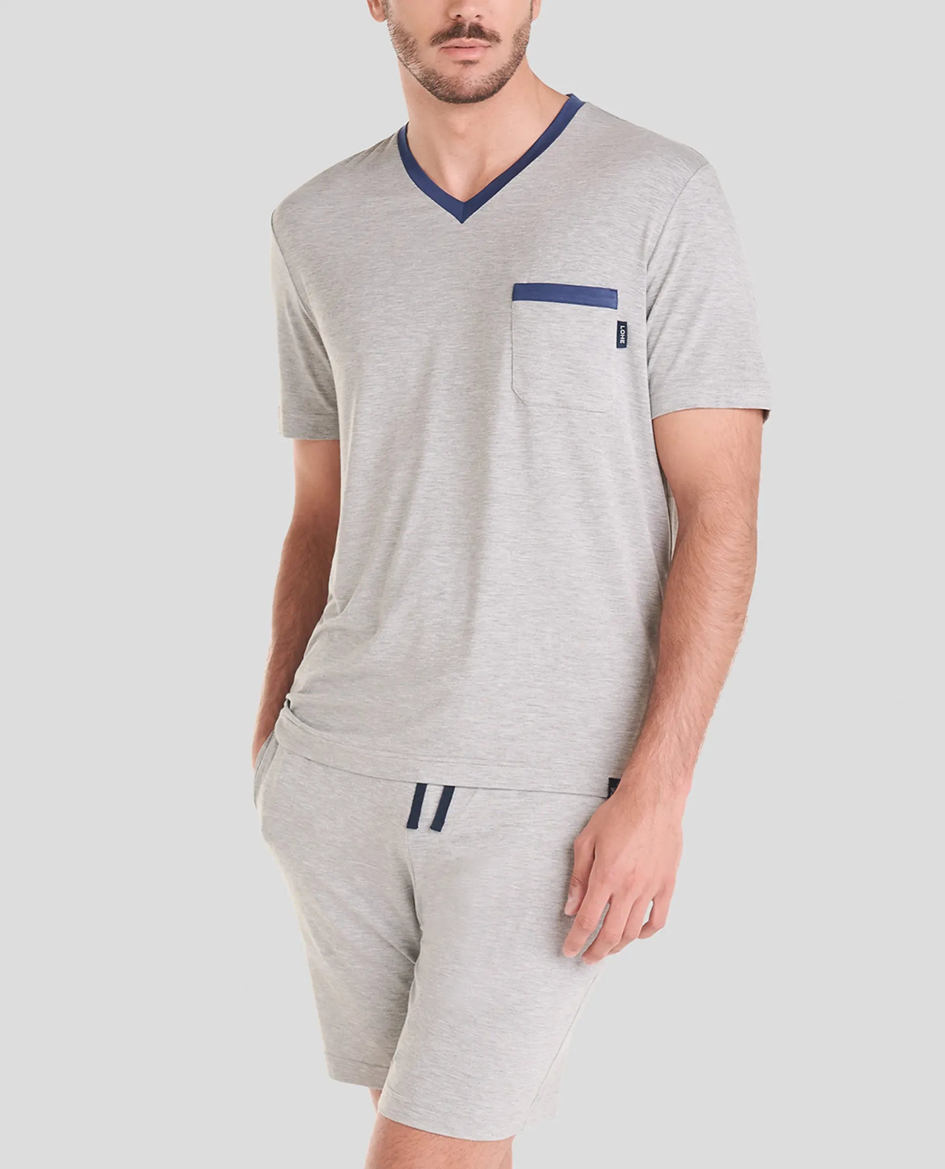 ¡Descubre este pijama corto de hombre perfecto para el verano! Ideal para los días calurosos.