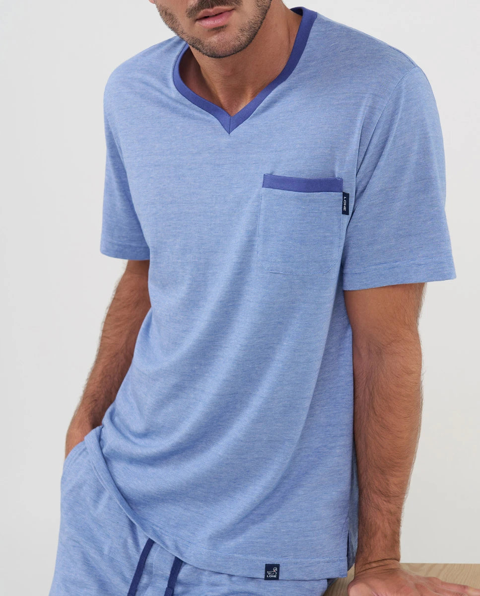 top de pijama azul de hombre para verano con cuello pico y bolsillo en contraste y pantalón con bolsillos