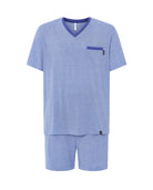 Pijama de verano corto de hombre azul claro, cuello de pico en contraste y bolsillo decorativo y pantalón corto