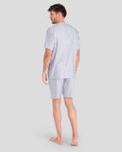 ¡Descubre este pijama corto de hombre perfecto para el verano! Ideal para los días calurosos.