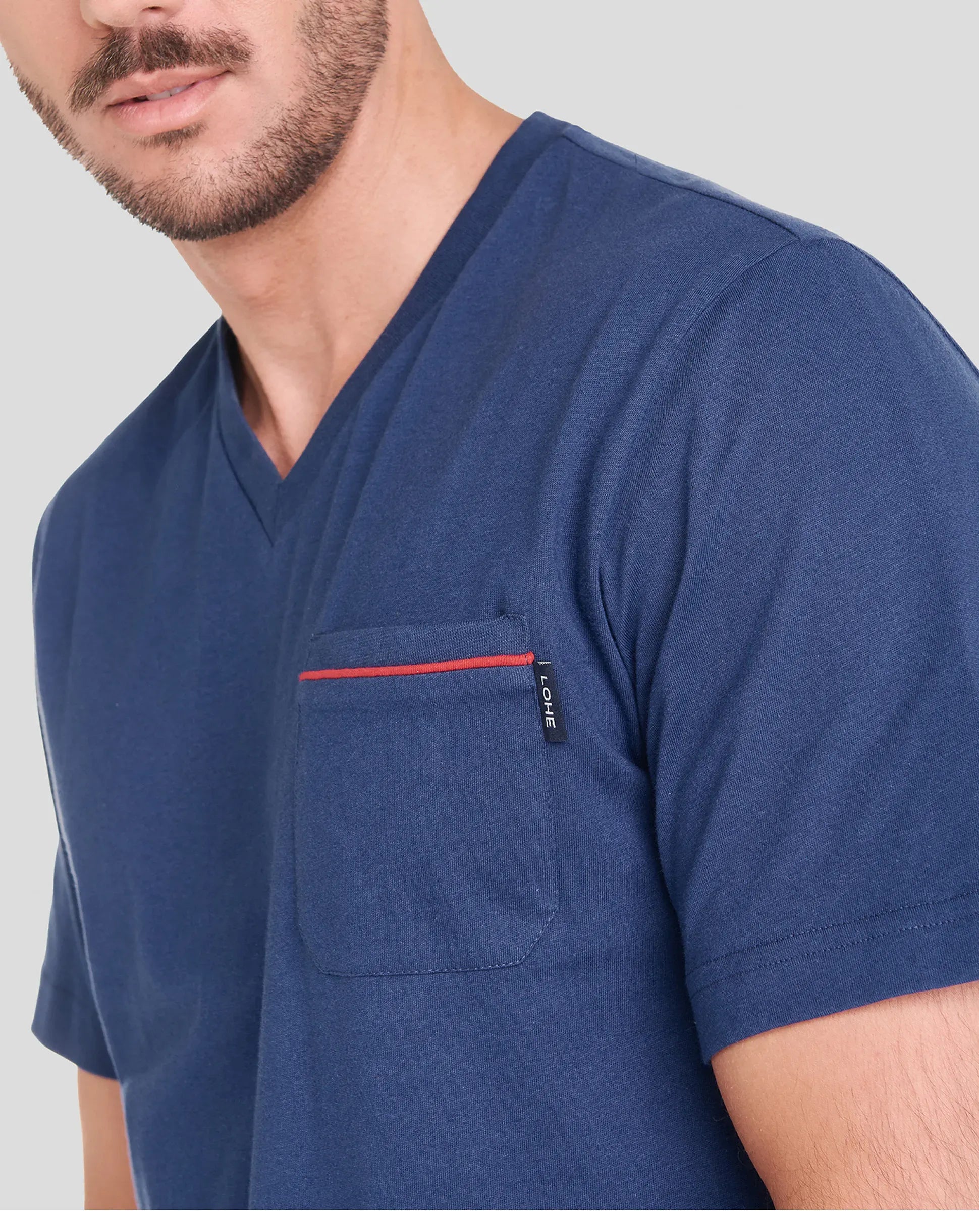 Camiseta de pijama de manga corta para verano color marino con cuello pico y bolsillo marca Lohe
