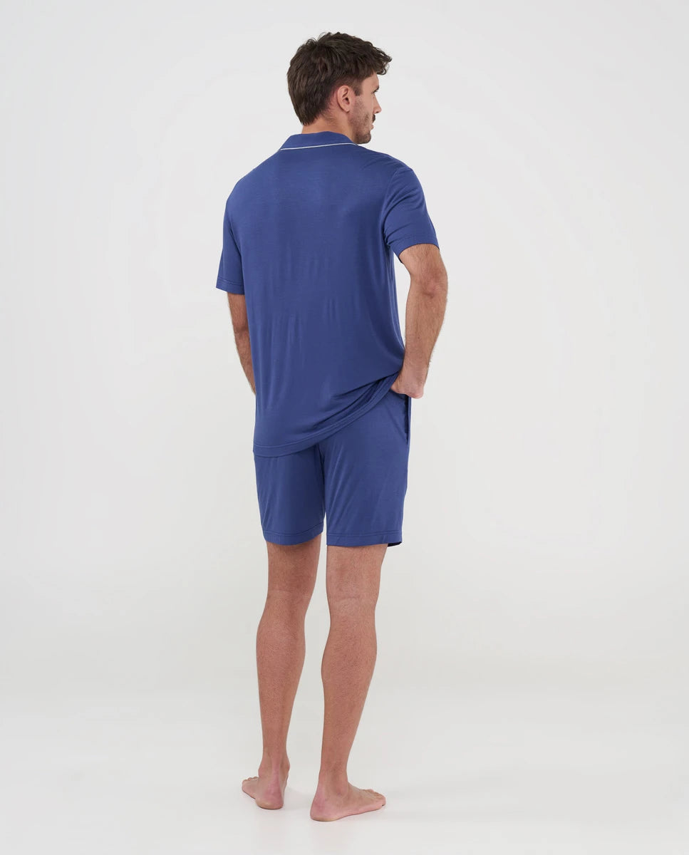 Pijama corto de hombre modal gris abierto con botones, manga corta, bolsillos plastón delanteros y detalles de vivo