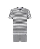 Pijama corto de hombre Lohe, top tejido rayas, cuello pico, bolsillo pecho, aberturas laterales y pantalón corto liso.