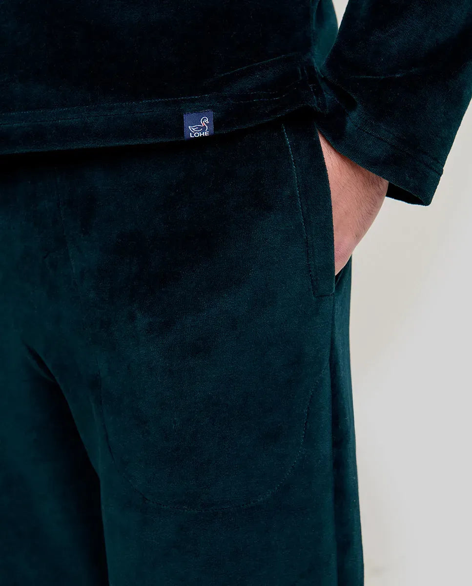 Detalle de chaquetilla de pijama de hombre de manga larga para invierno  terciopelo gris rayas