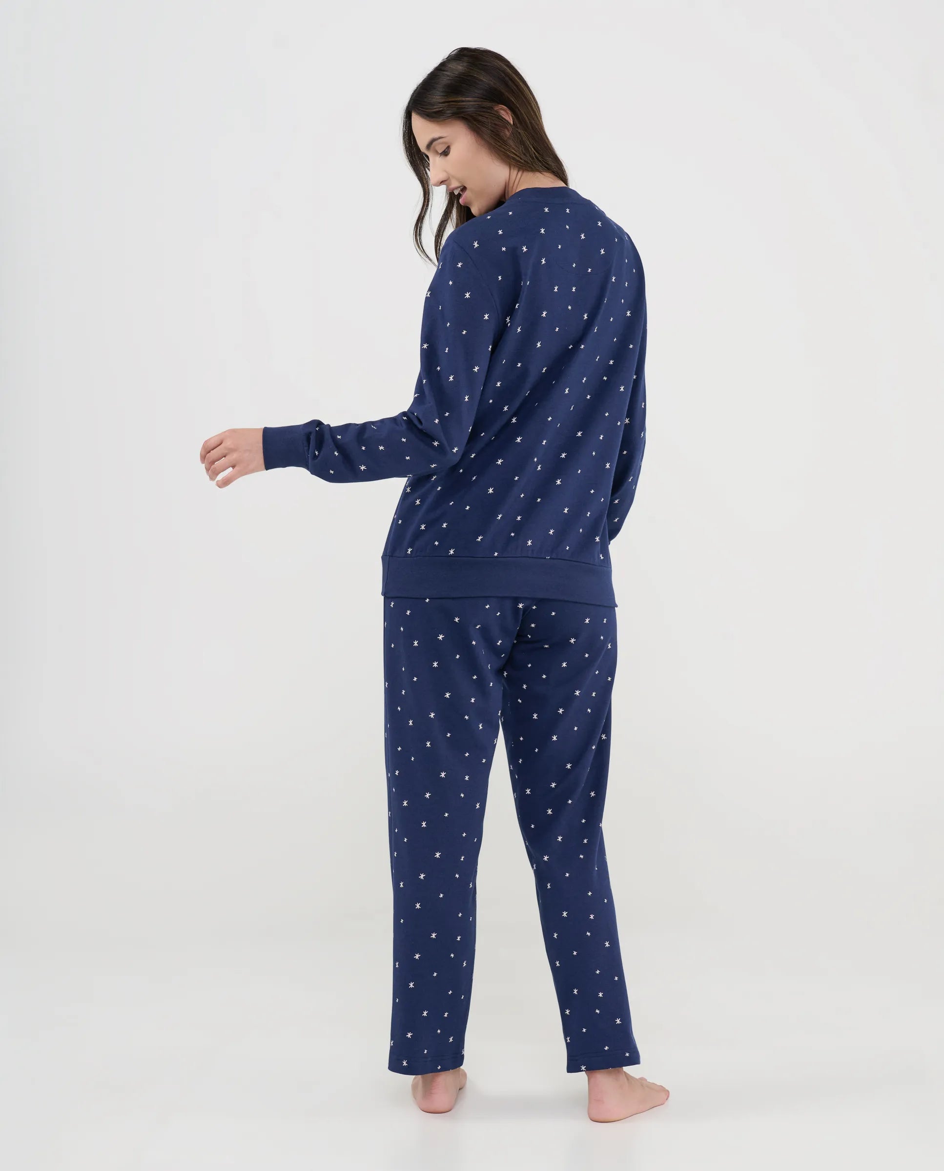 Pijama de mujer invierno azul marino con estrellas, vista trasera, pantalón largo y manga larga