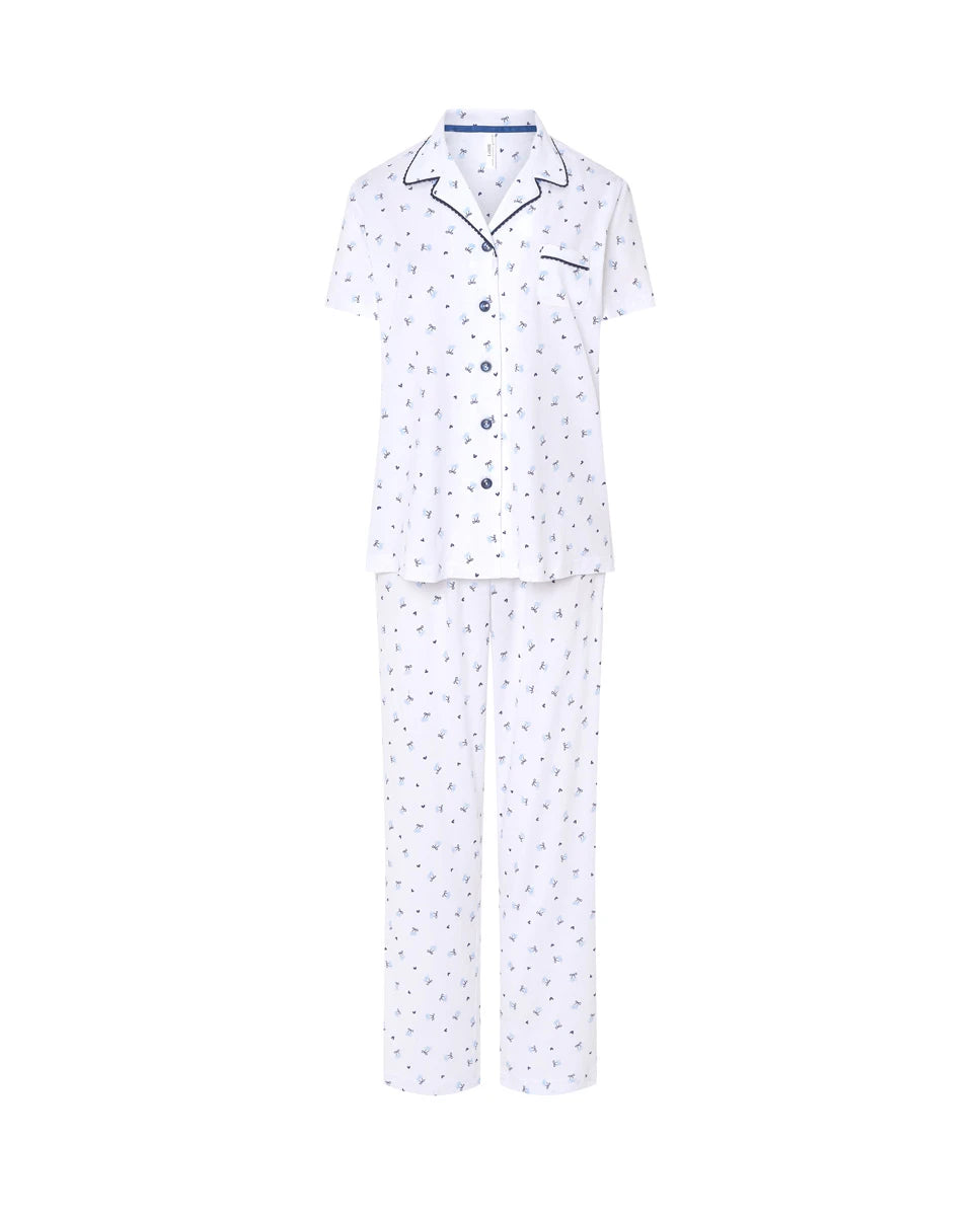 Pijama largo de mujer en punto estampado cerecitas azules. Top manga corta con botones y vivos azul marino.