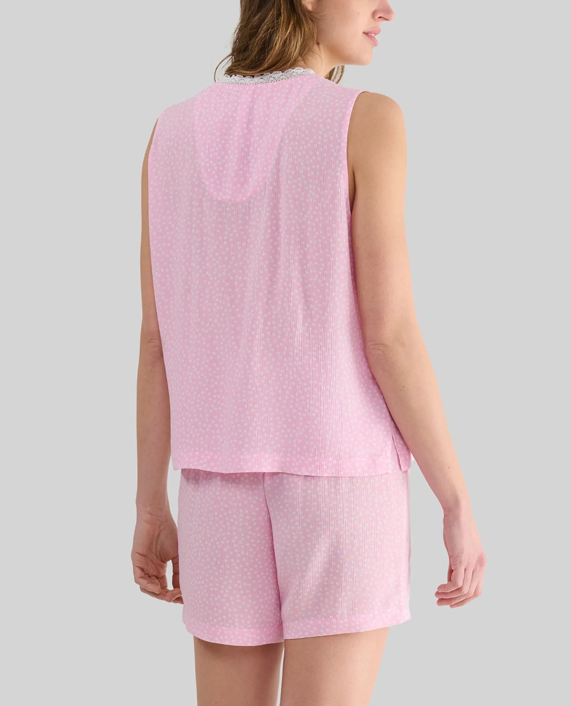 vista trasera de pijama corto rosa sin mangas para verano