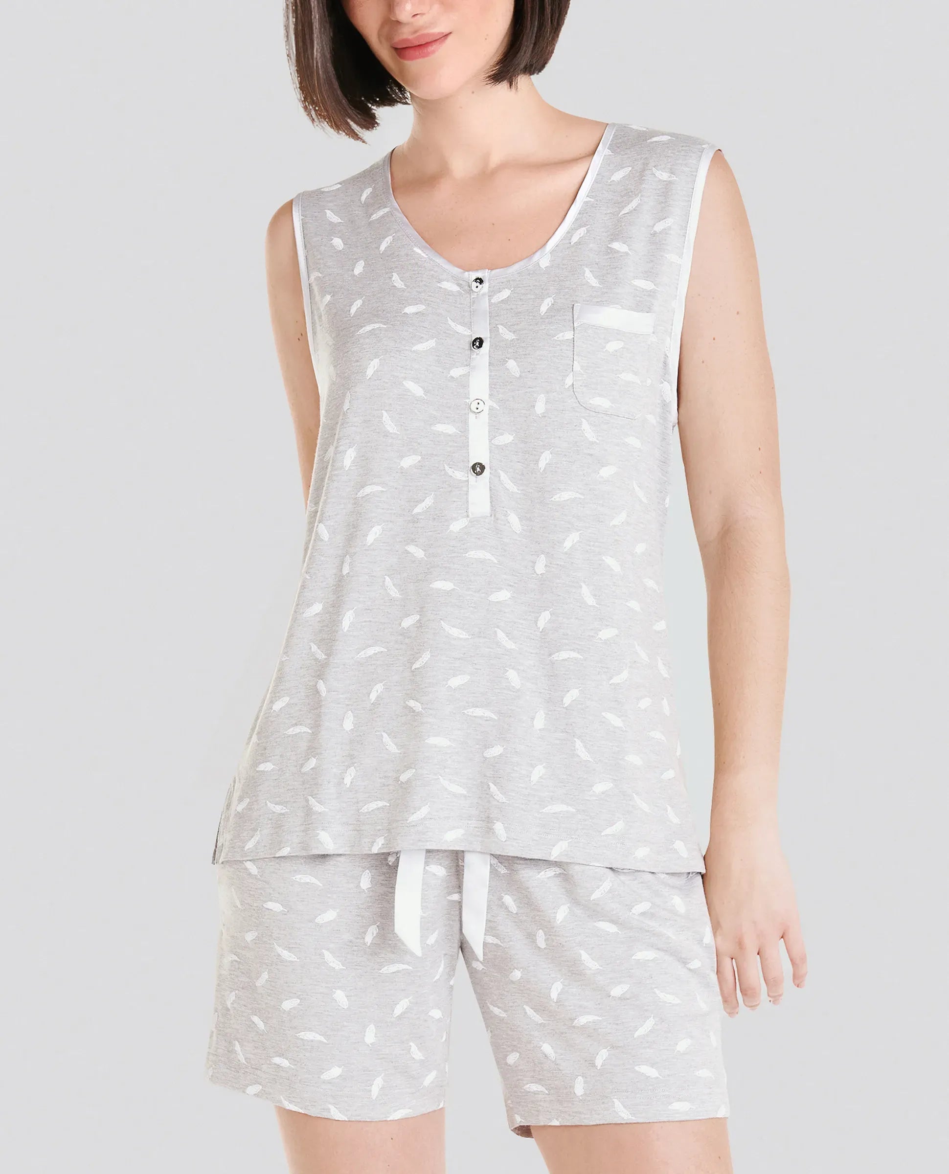 Pijama corto sin mangas de verano para mujer gris plumas cuello abierto
