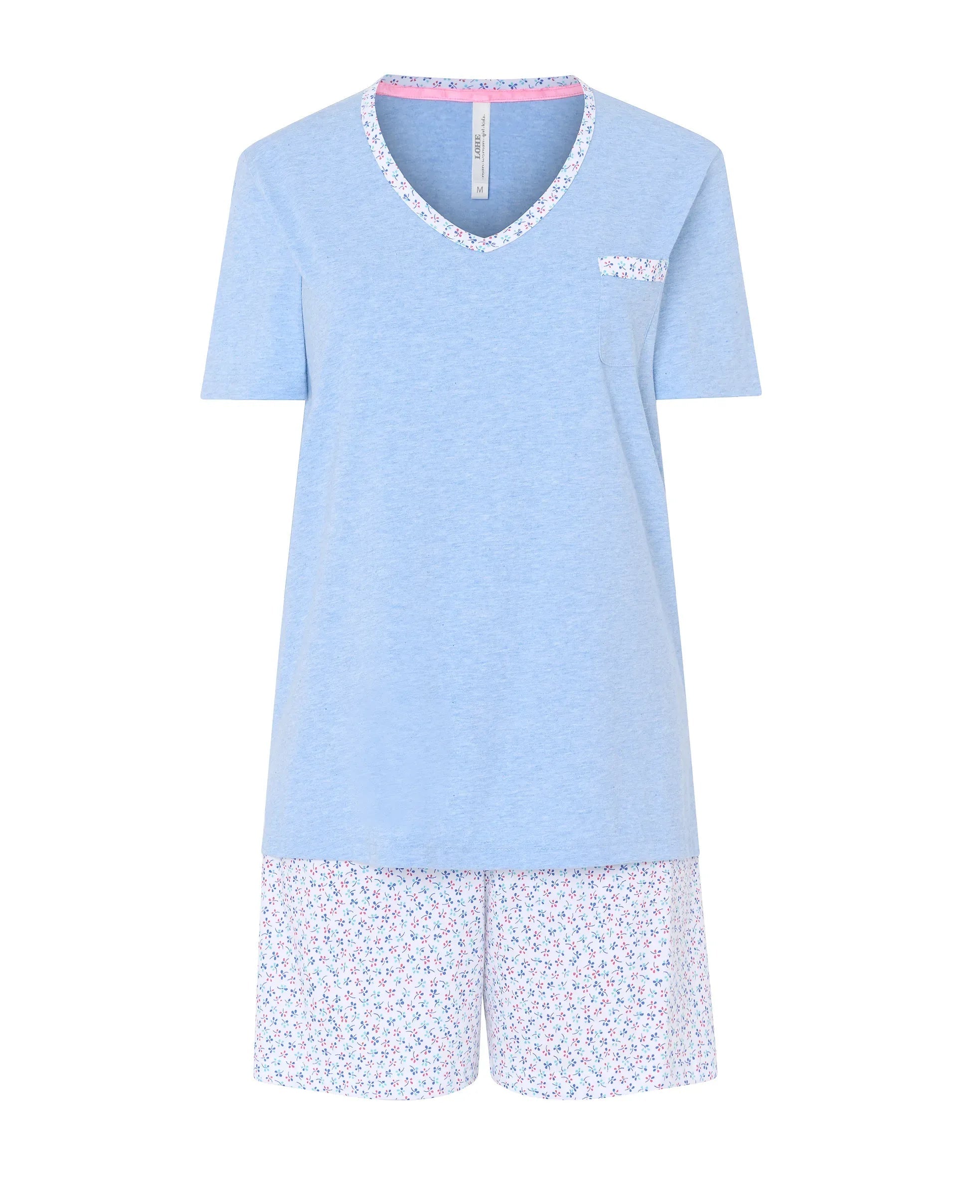 Pijama corto de mujer Lohe, top tejido vigoré, cuello pico, manga corta y pantalón corto tejido estampado flores.
