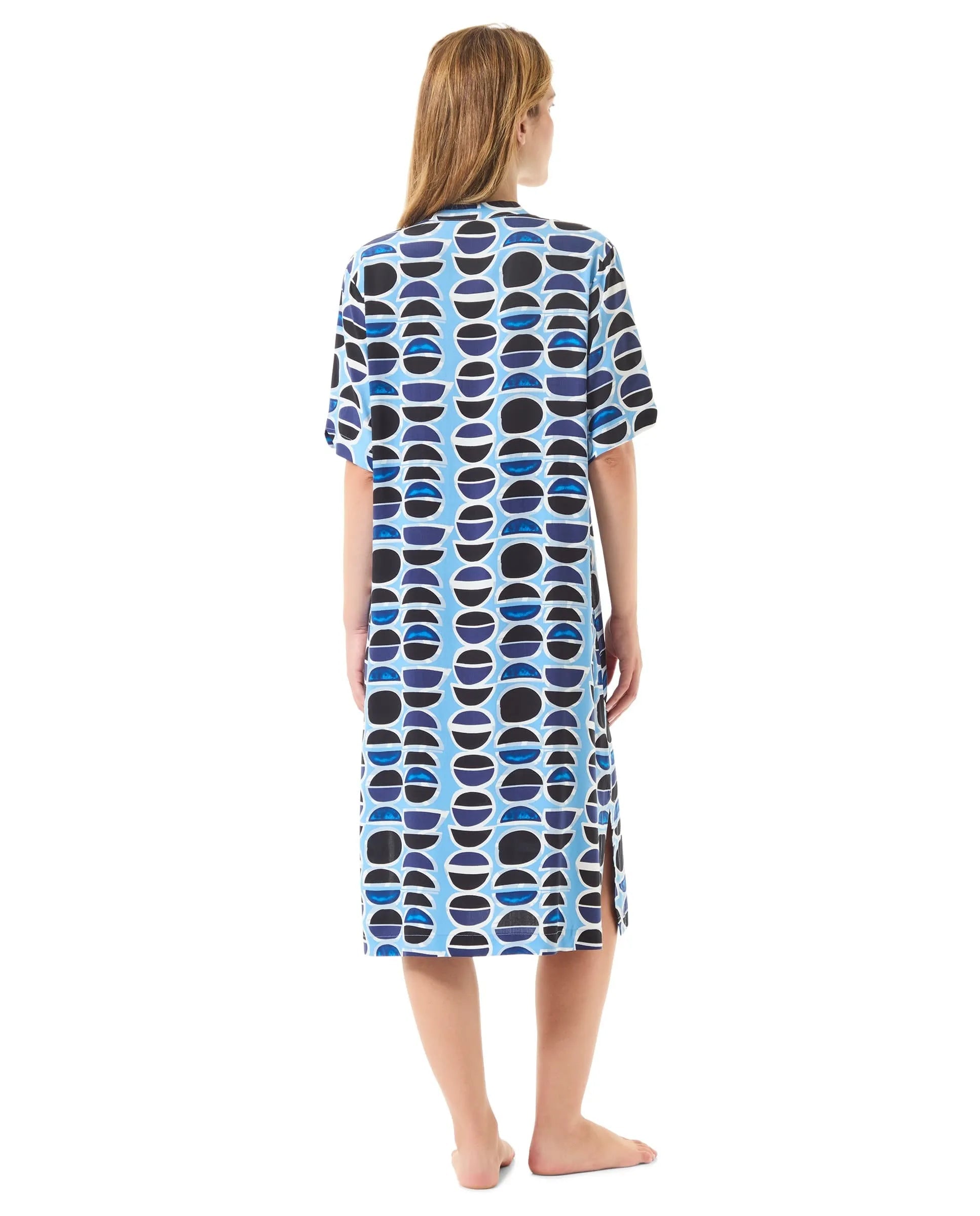Vestido corto de verano marino de manga corta y cuello pico