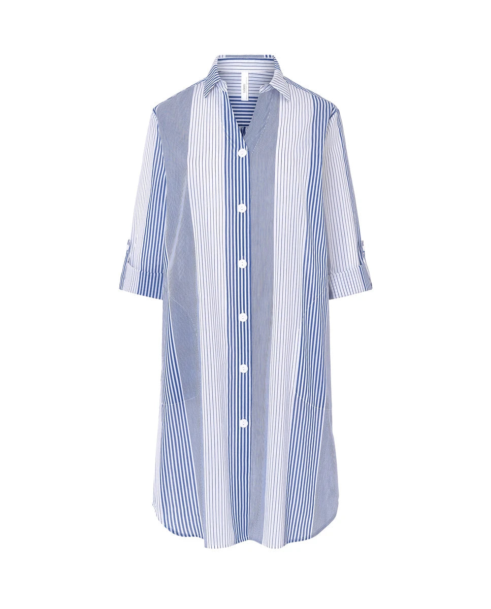 Vestido de baño de mujer corto con manga en plana abierto con botones estampado de rayas y bolsillos laterales.