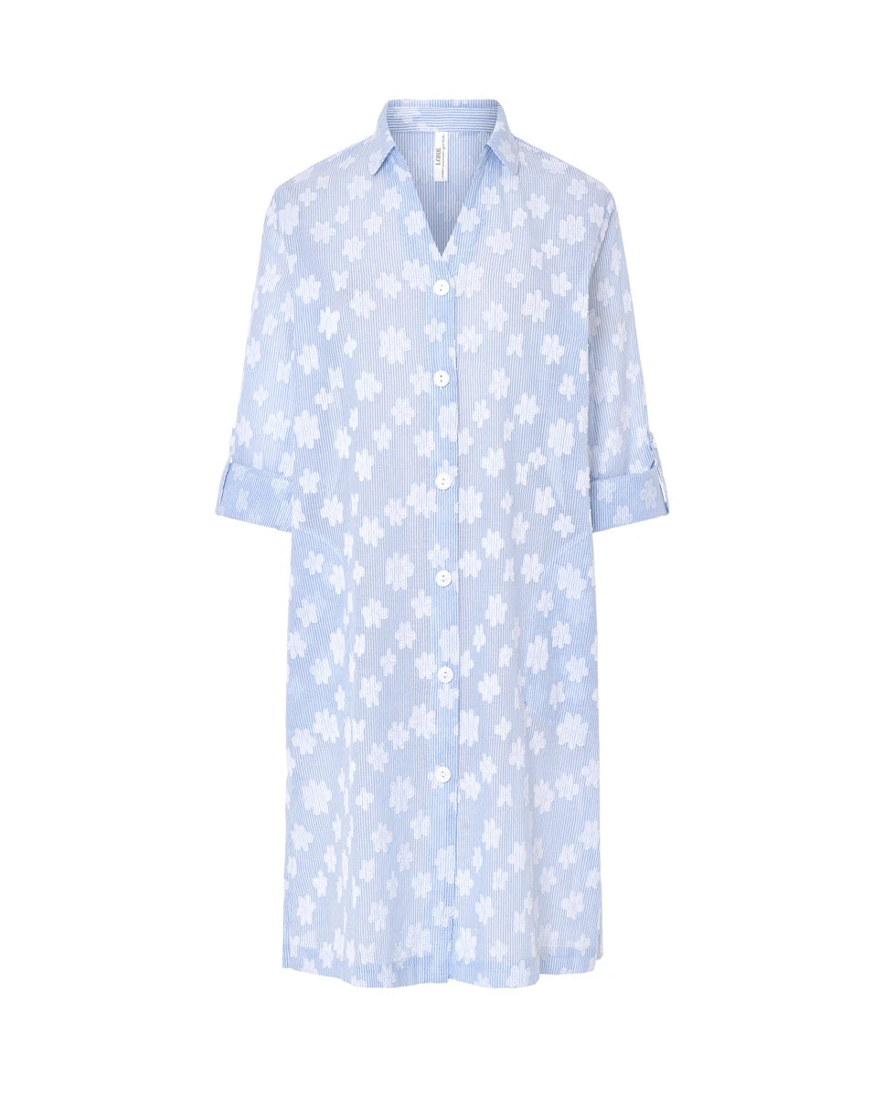 Vestido de baño de mujer corto con manga abierto con botones y cuello pico, dibujo flocado flores y bolsillos laterales.
